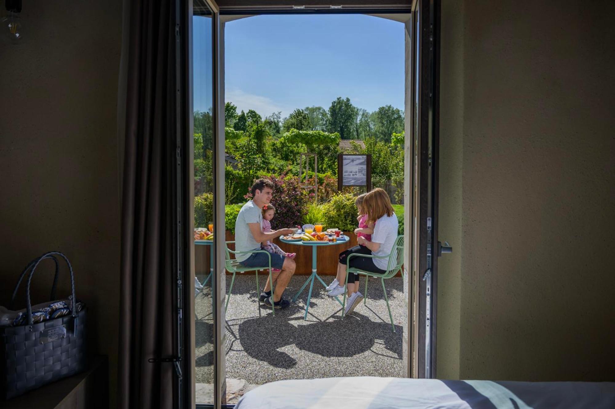 Double or Twin Room with Garden View photo 3