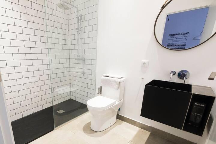 Bright Deluxe Apartment - Photo 3