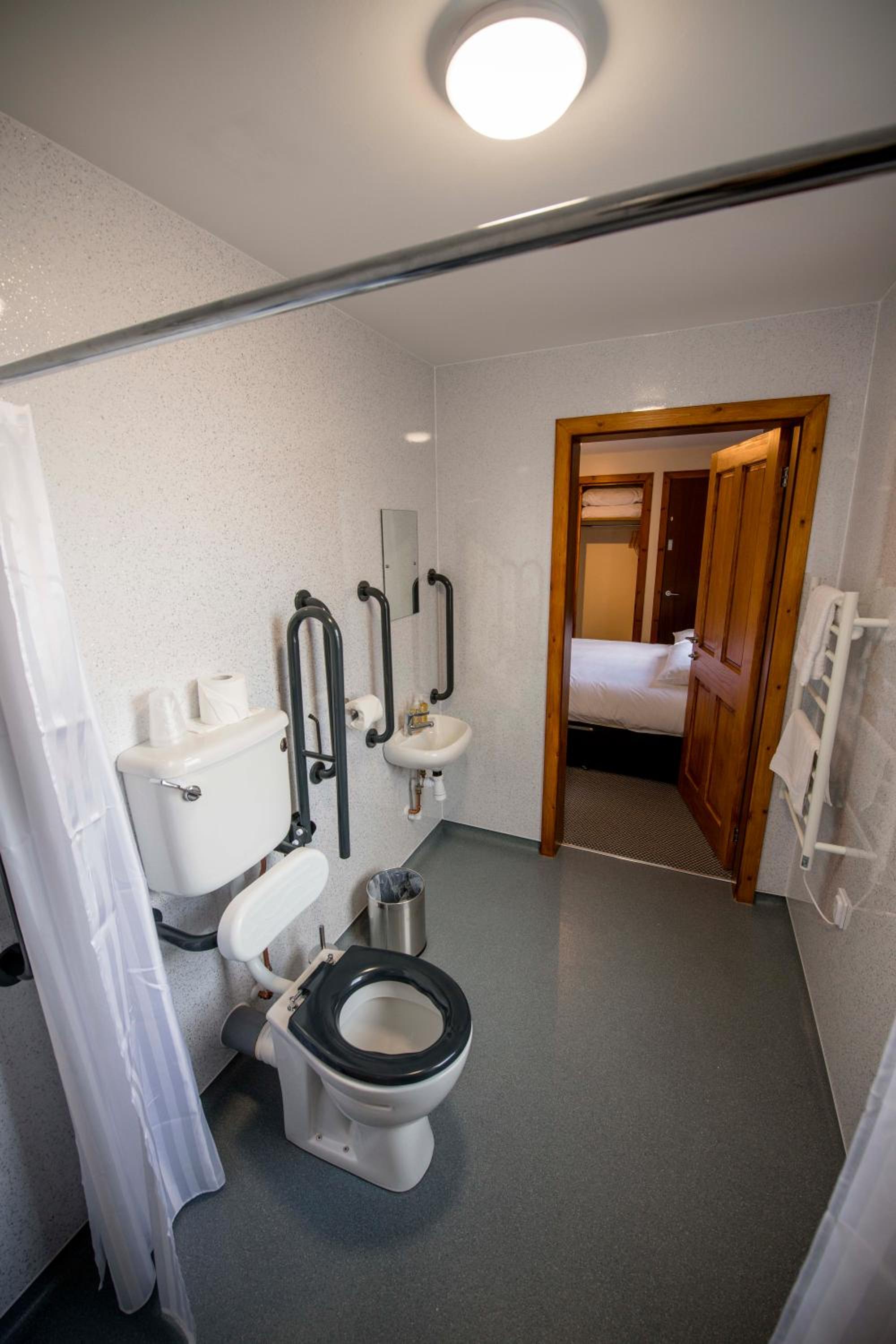 Double Room - Photo 5