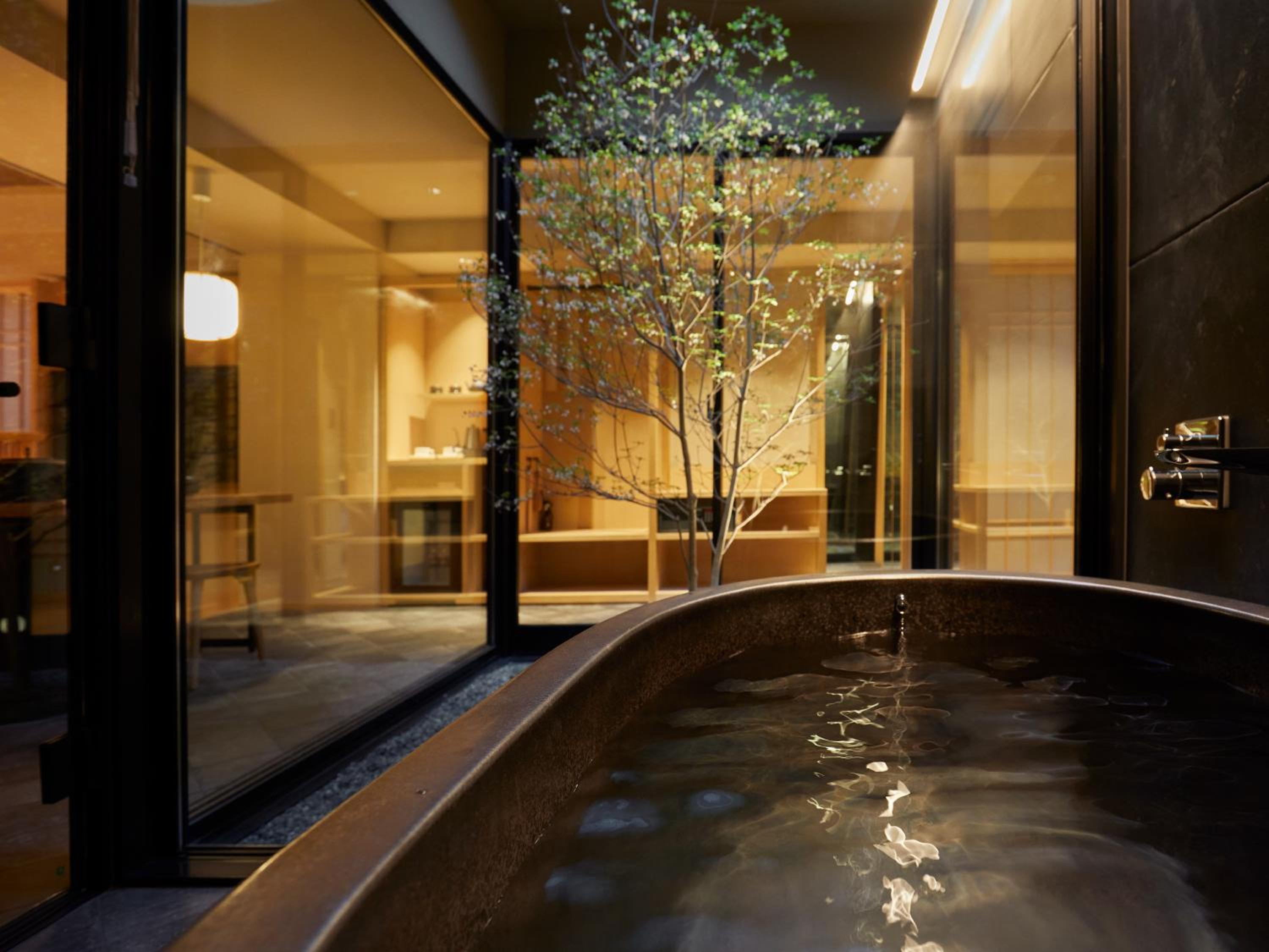 Premier Suite - Photo 5