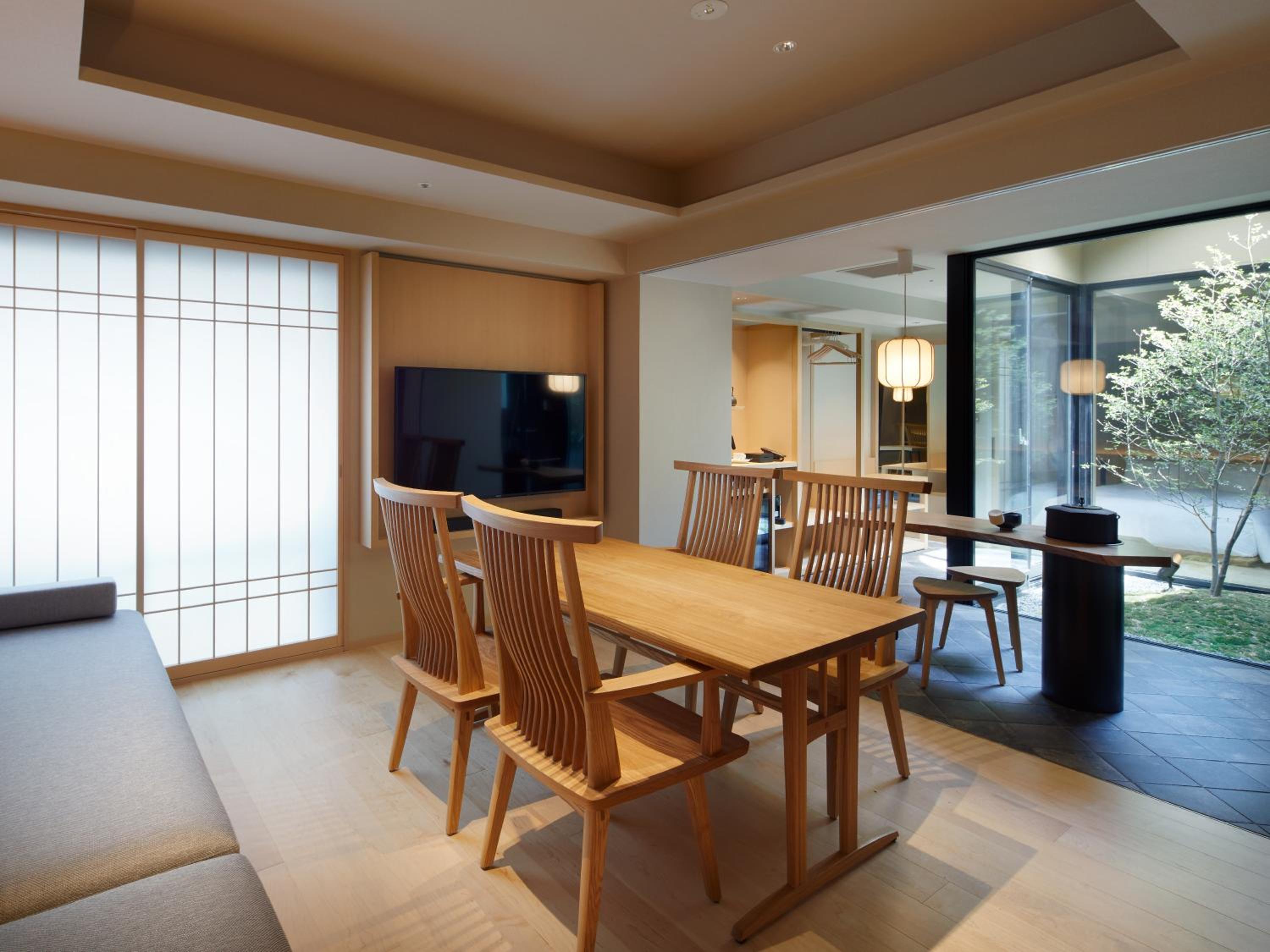 Premier Suite - Photo 6
