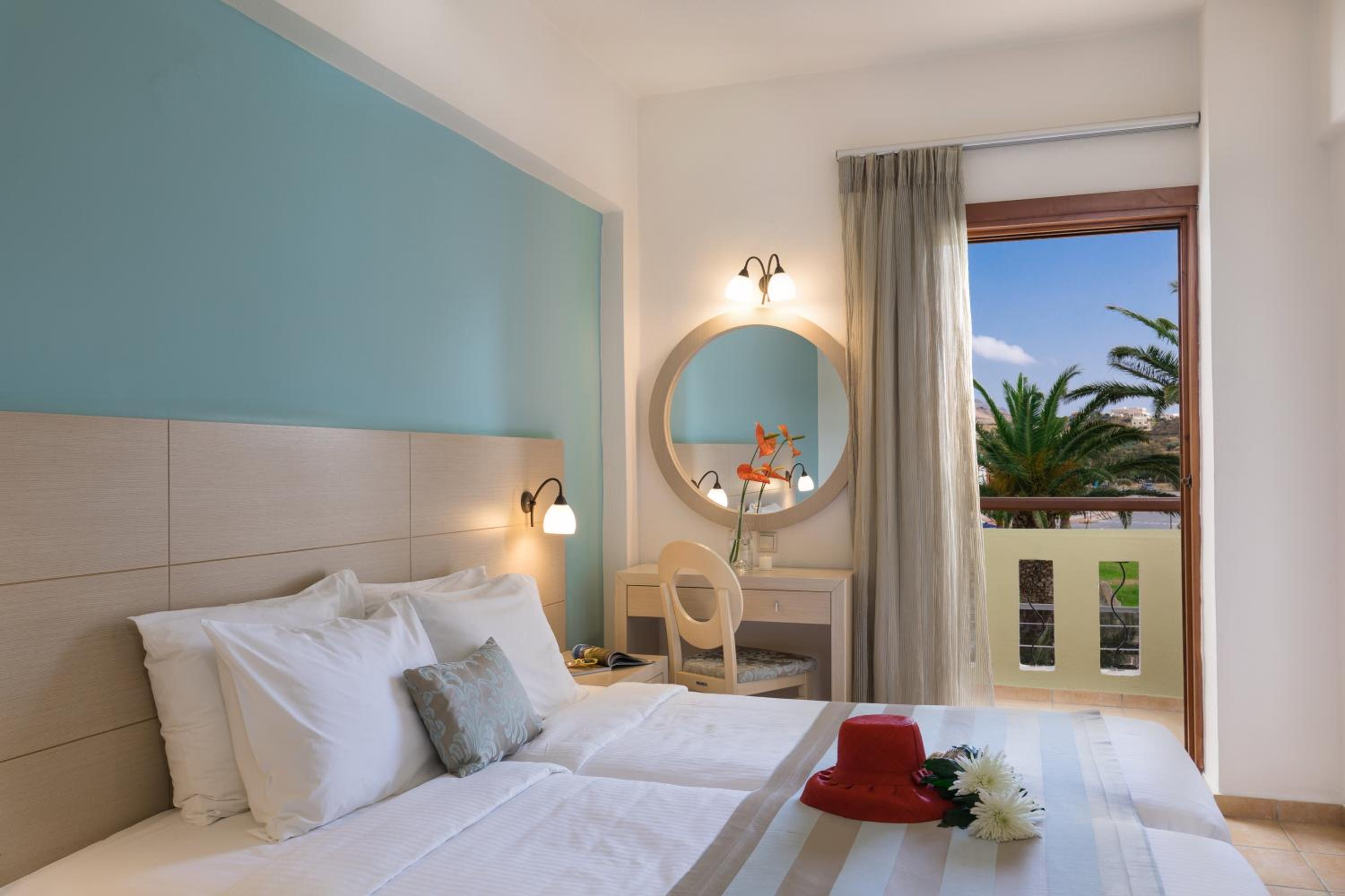 Quarto Duplo com Vista Lateral para o Mar