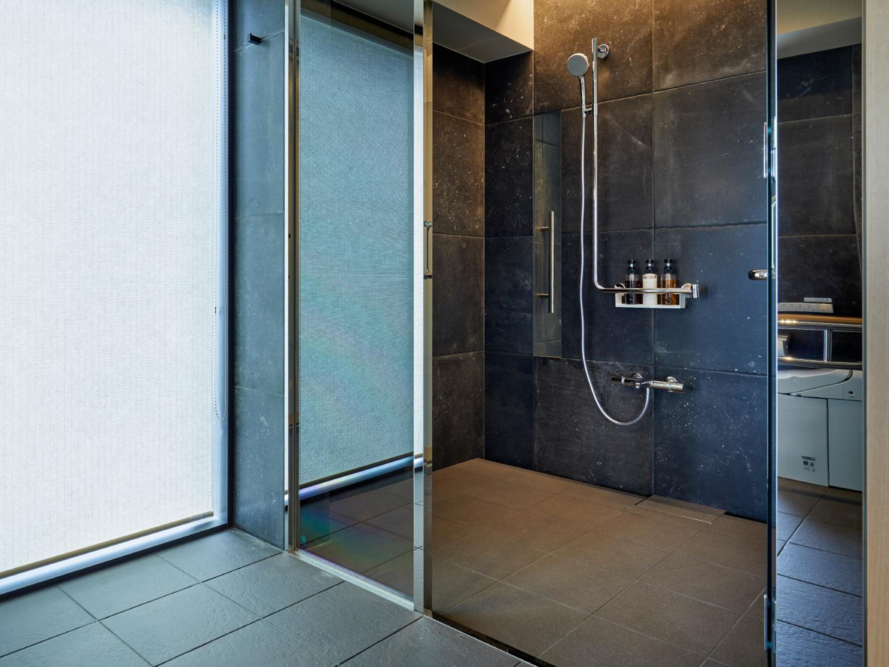 Corner Twin Room - Disability Access photo 3
