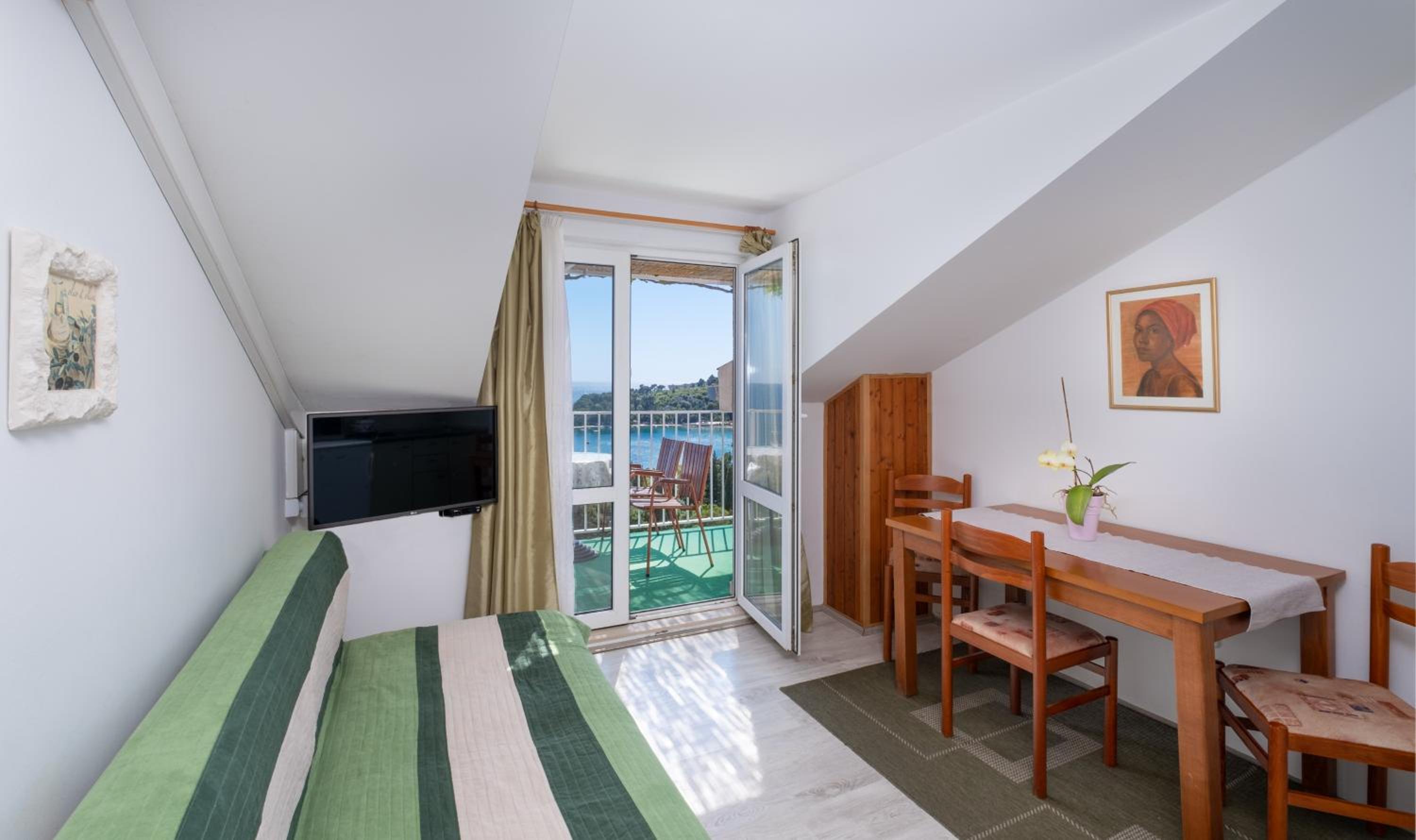 Standard One-Bedroom Apartment with Terrace and Sea View  photo 1
