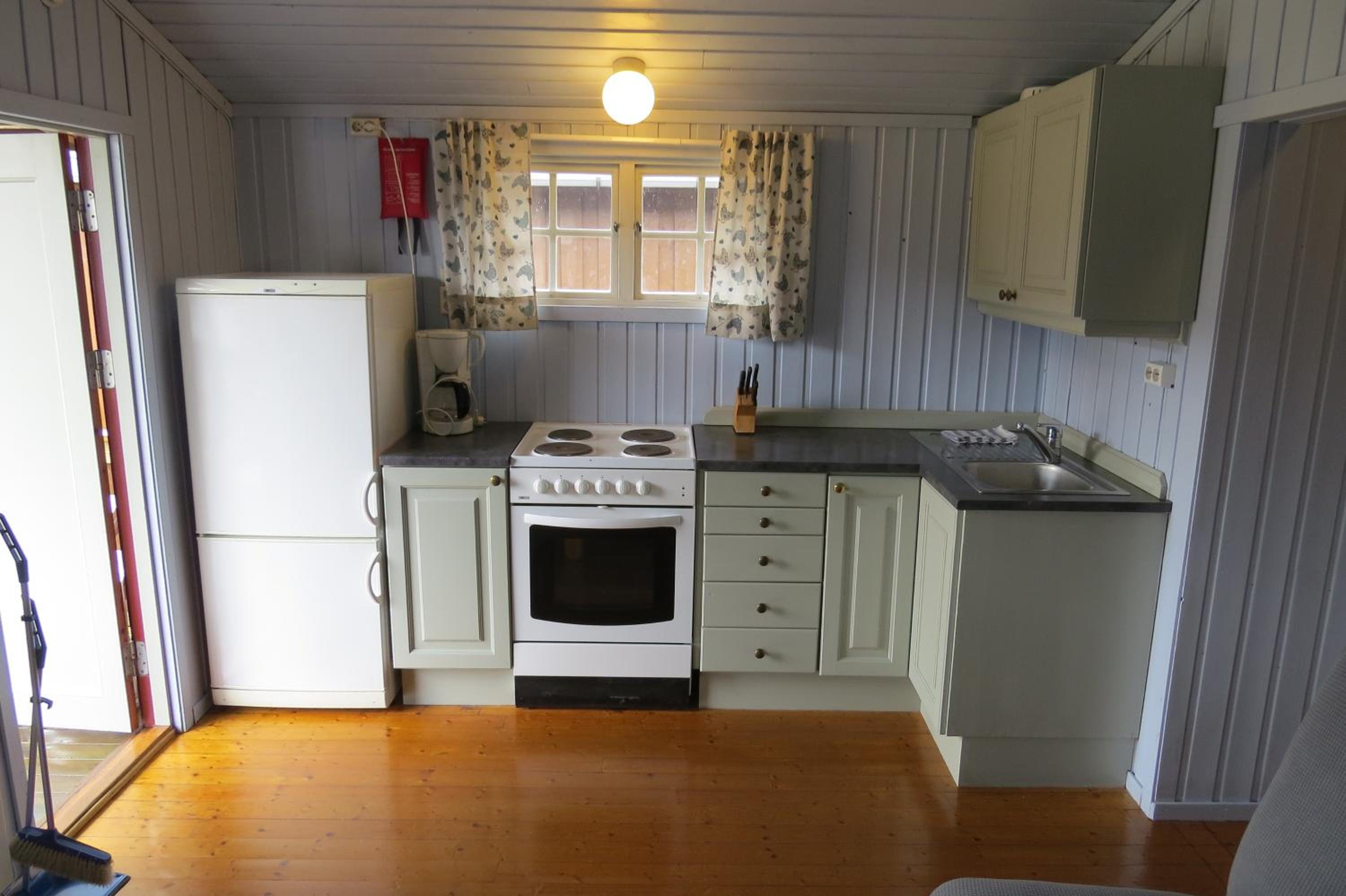 One-Bedroom House - Photo 4