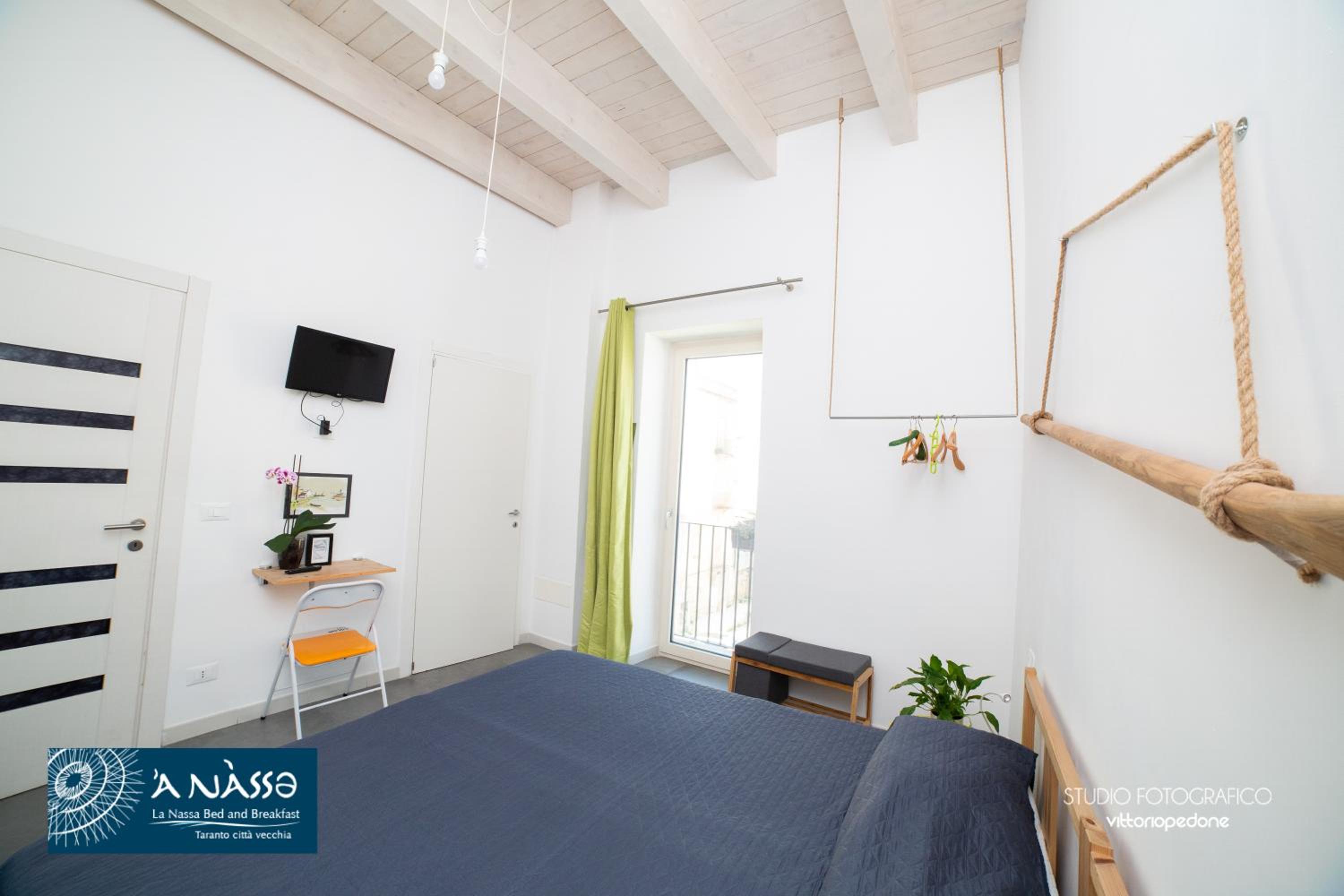 Double or Twin Room with Sea View - Photo 4