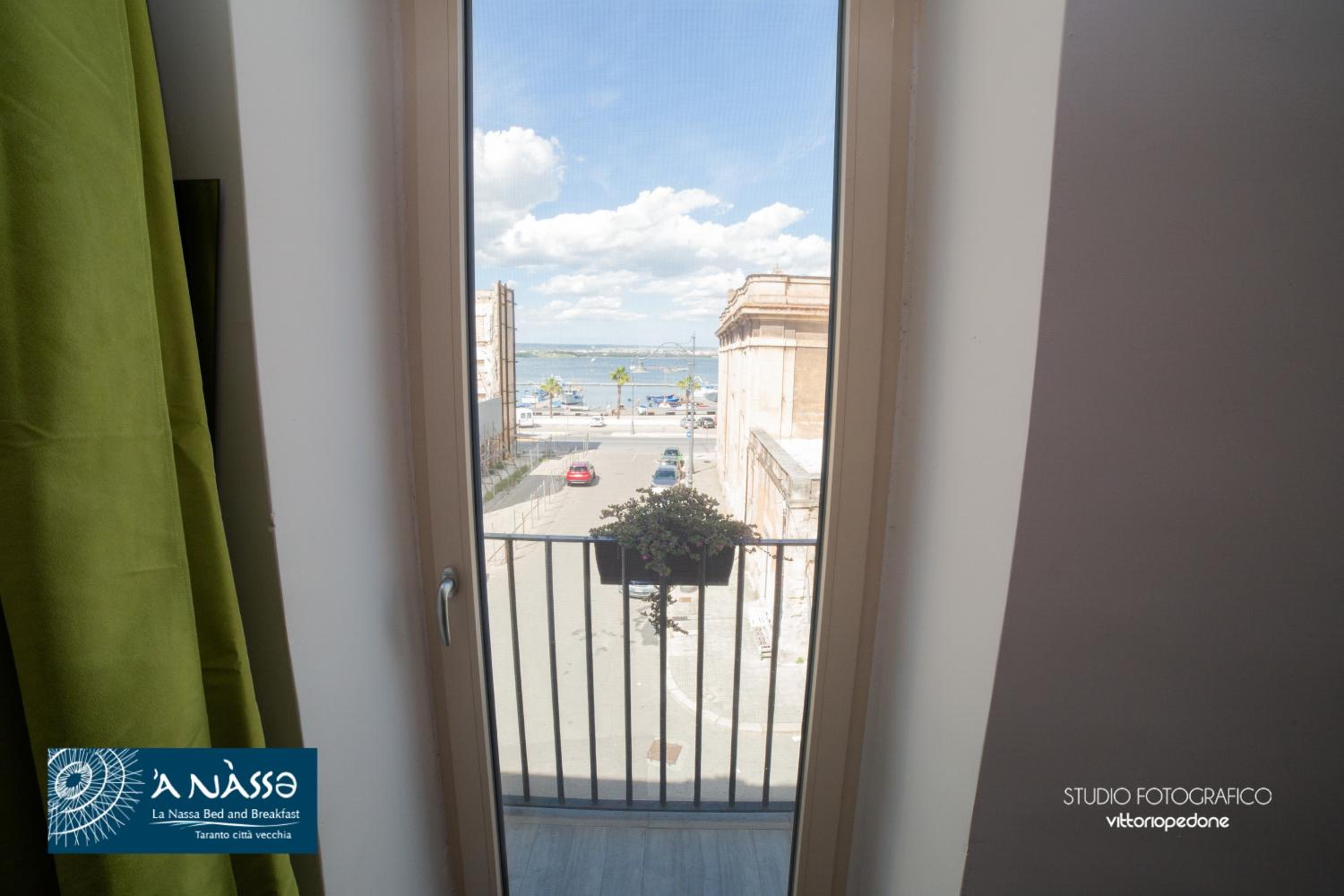 Double or Twin Room with Sea View - Photo 6