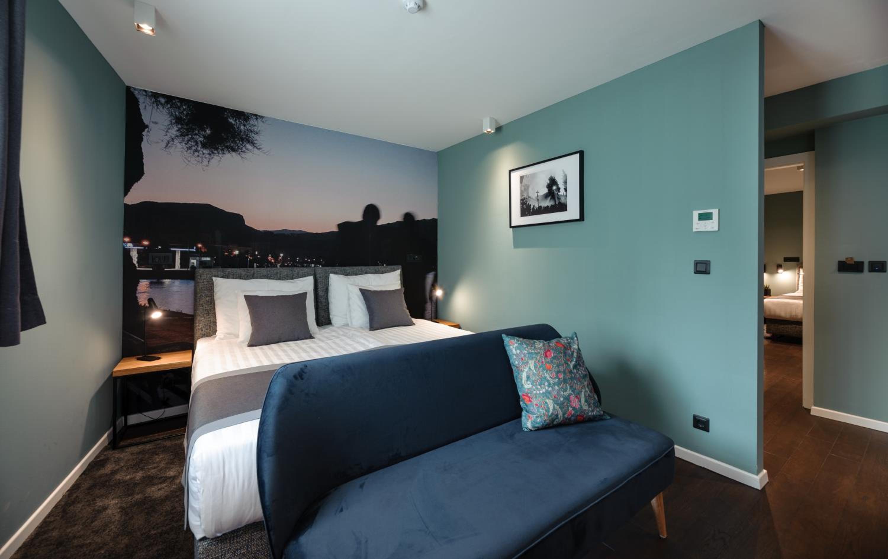 Superior King Suite