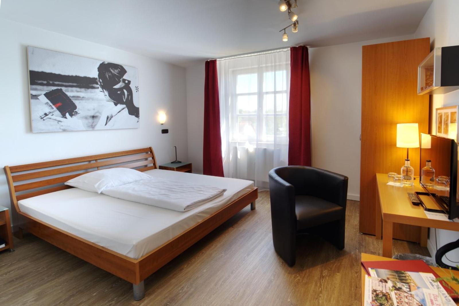 Double Room - Photo 6