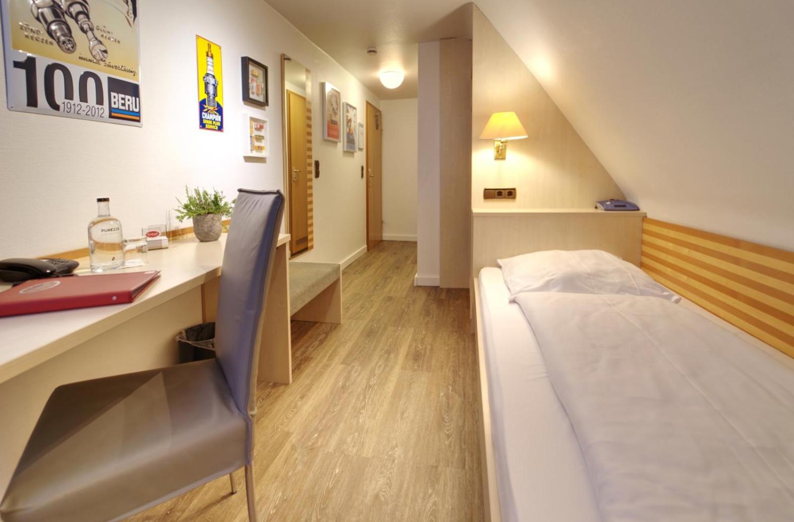 Single Room photo 3