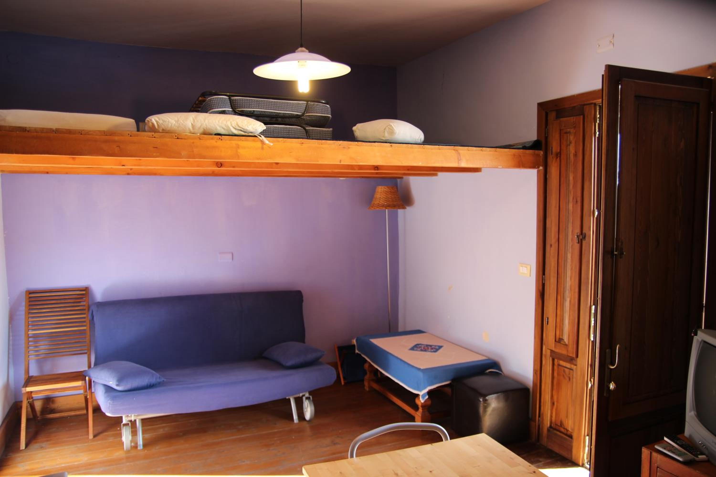 One-Bedroom Apartment - Photo 1