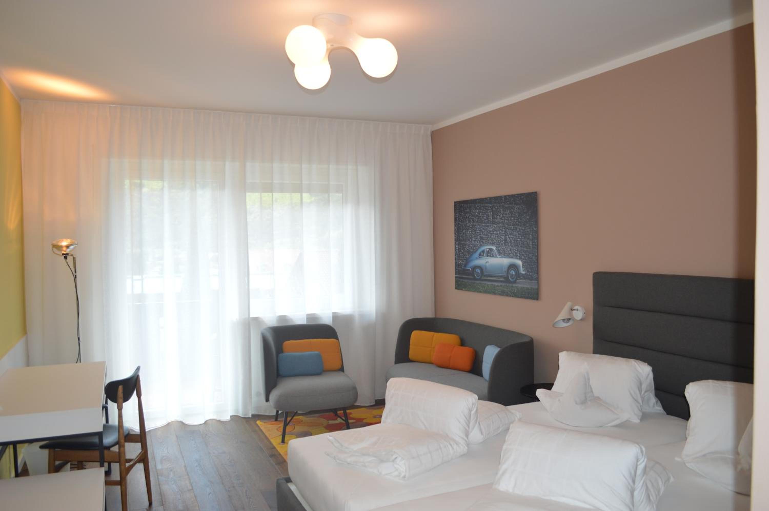 Double Room with Balcony - Photo 1