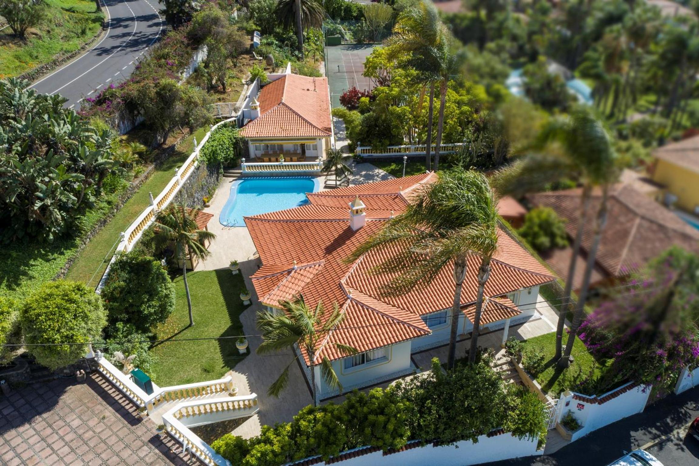 Villa with Private Pool photo 2