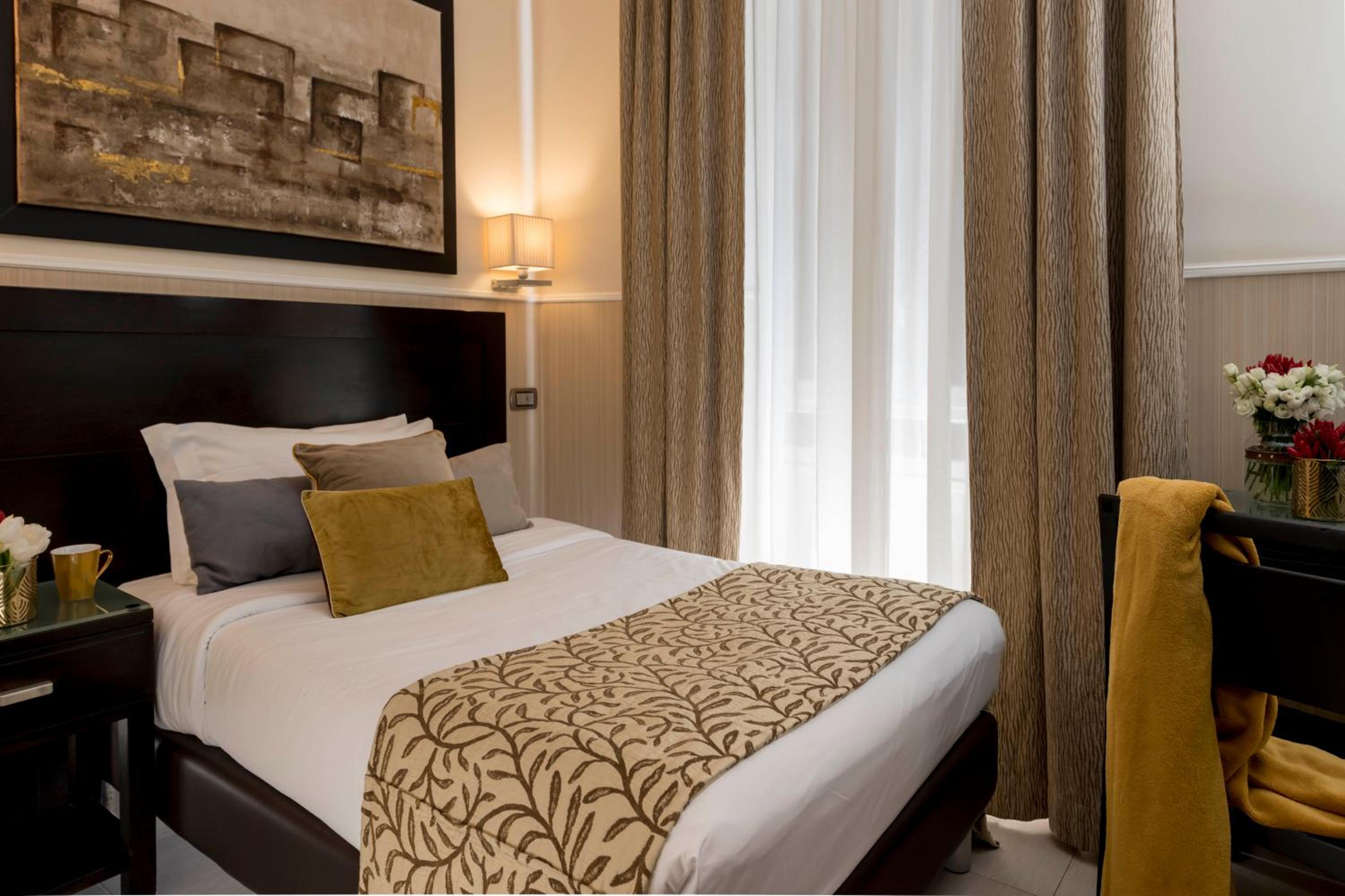 Comfort Single Room thumbnail 5