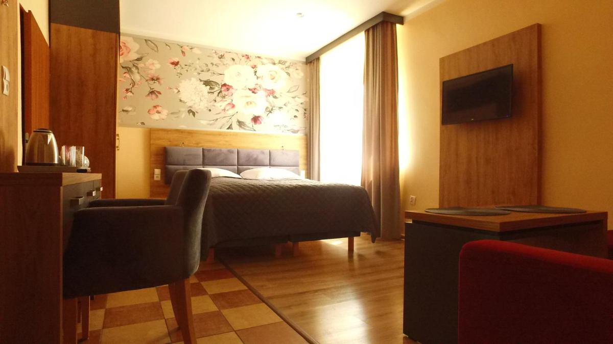 Triple Room with Bathroom photo 2