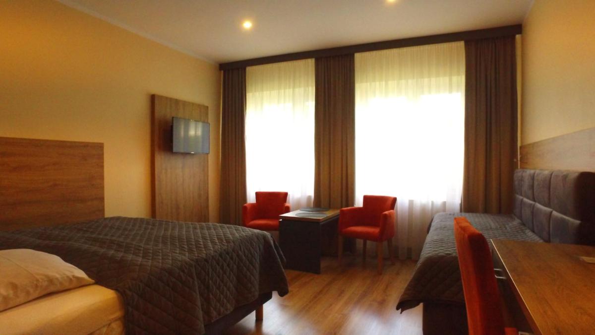 Triple Room with Private Bathroom photo 3