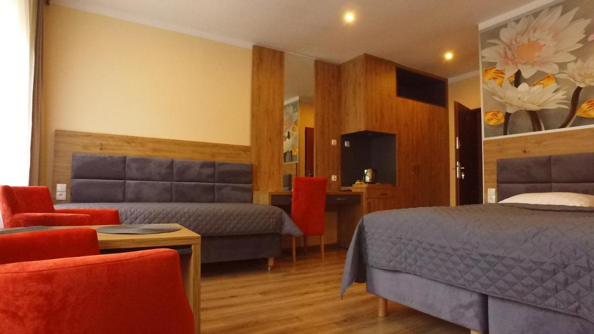 Triple Room with Private Bathroom photo 2