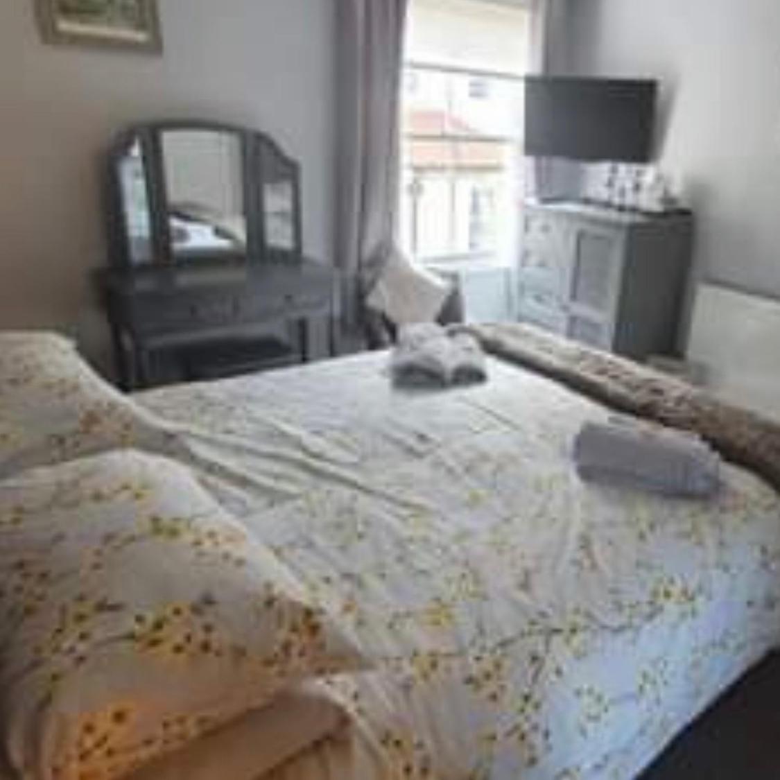 Deluxe Double Room with Shower - 1 photo 2