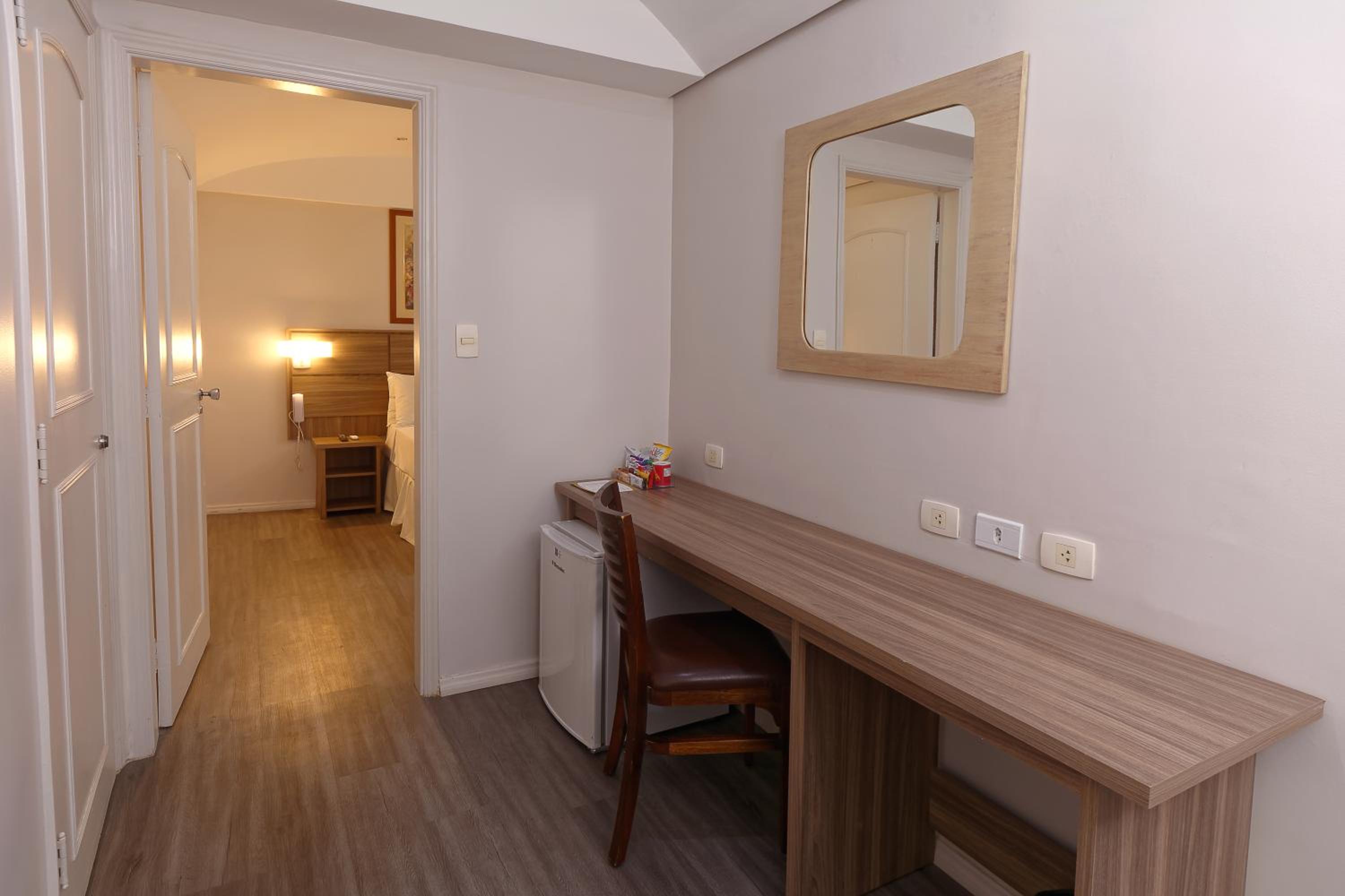 Standard Room with One Double Bed - Photo 10