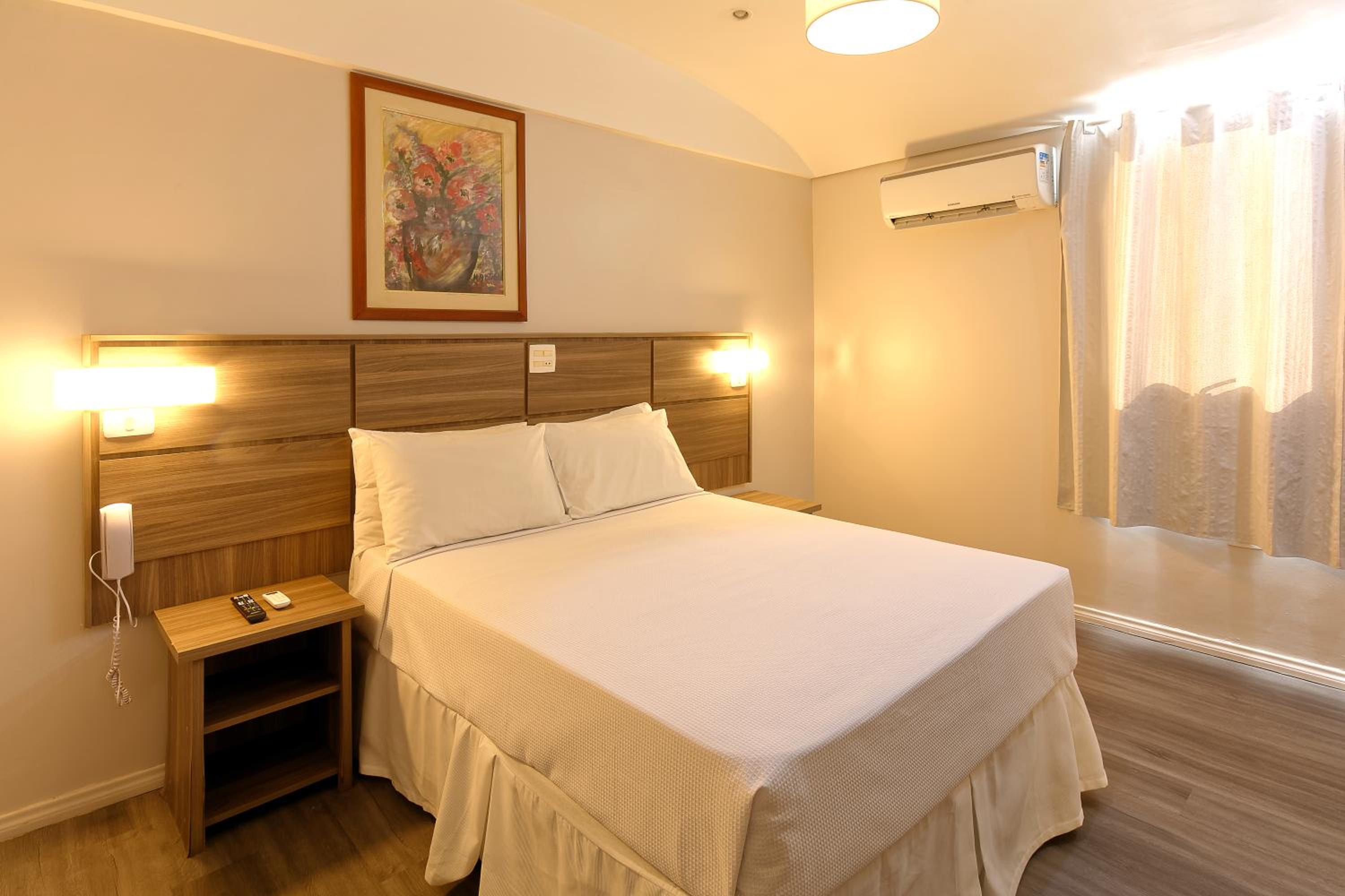 Standard Room with One Double Bed - Photo 9