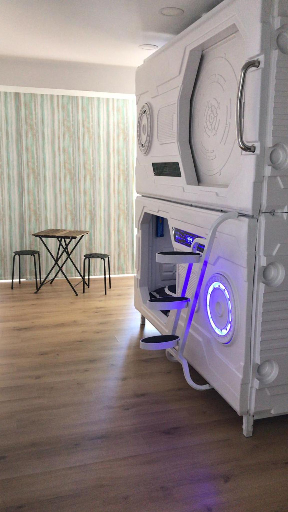 Cápsula doble en habitación compartida con baño compartido