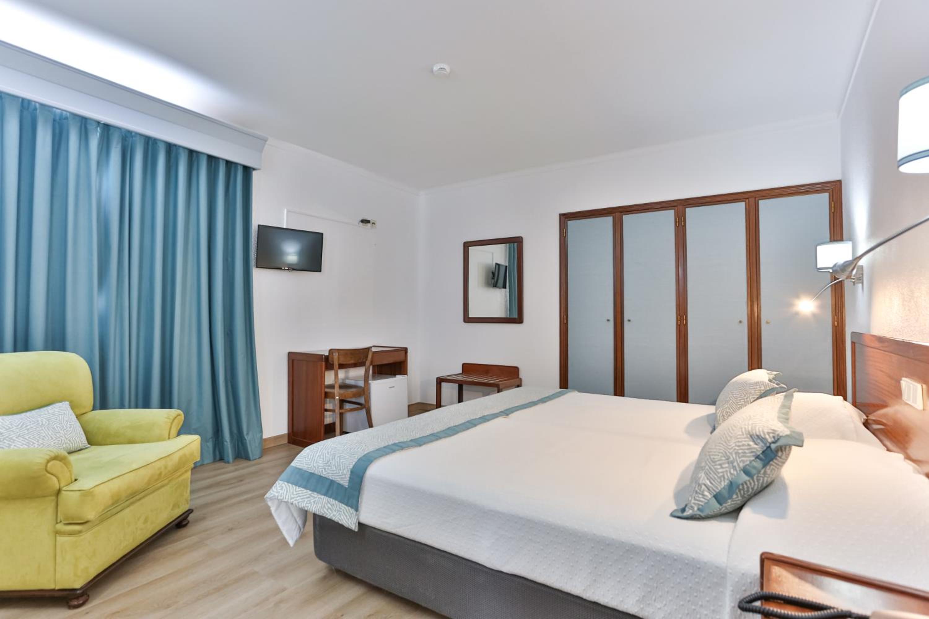 Twin Room - Photo 4