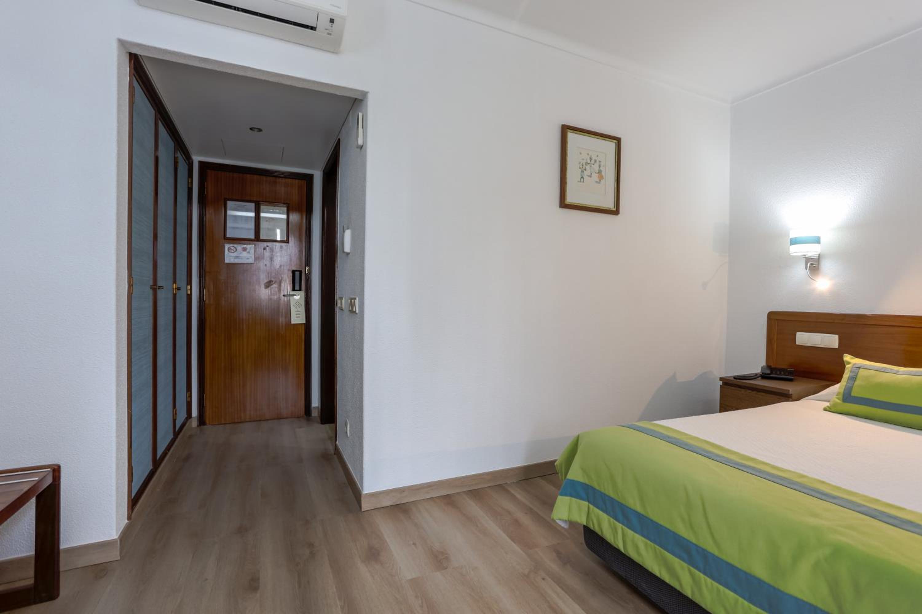 Double Room - Photo 7