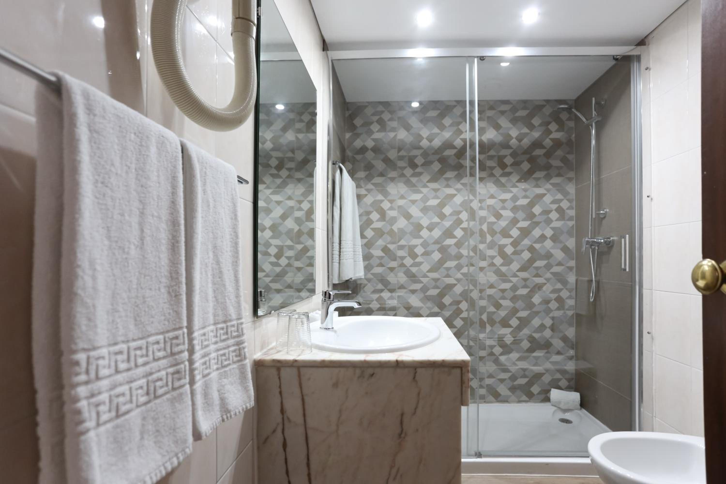 Double Room - Photo 10