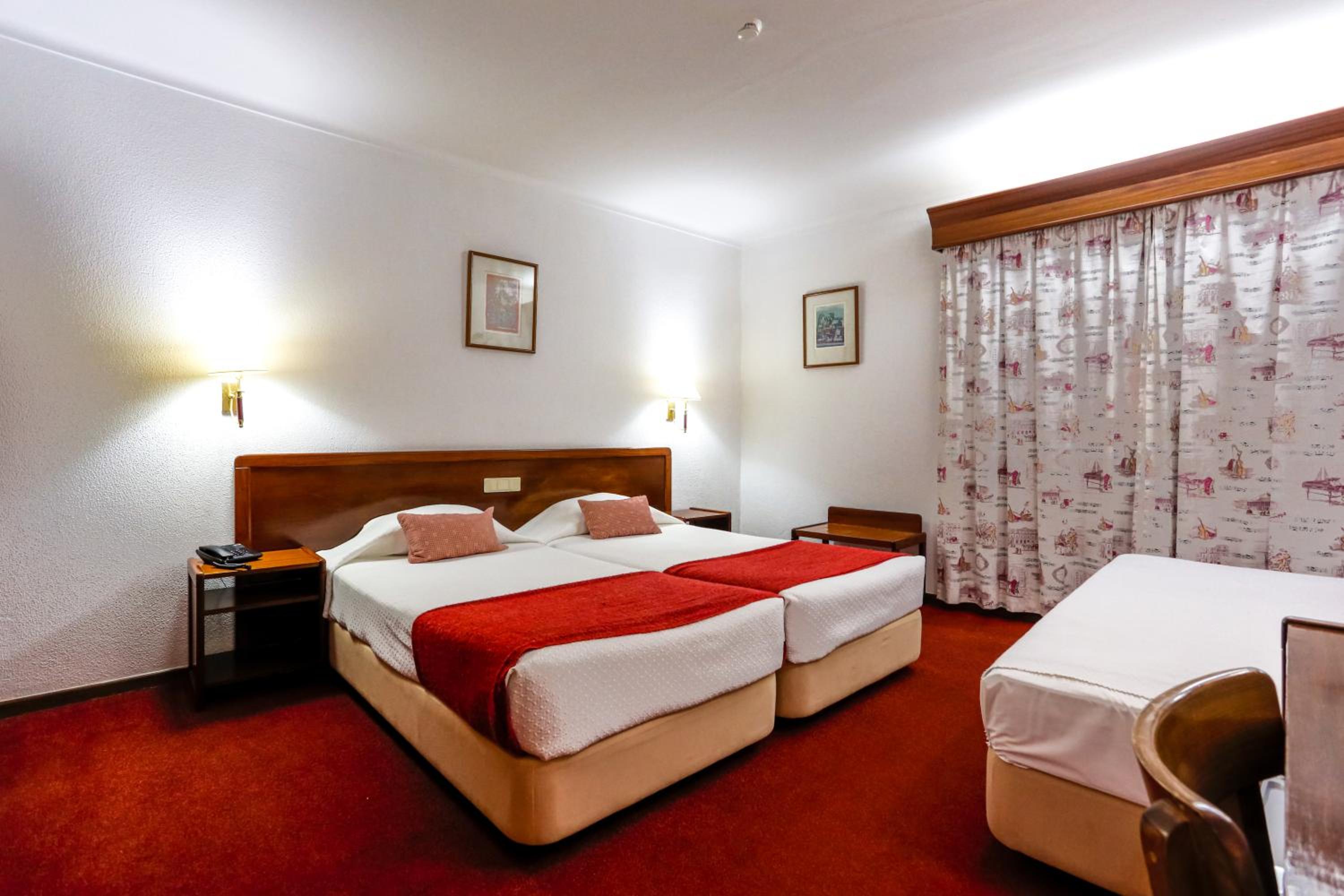 Triple Room - Photo 8