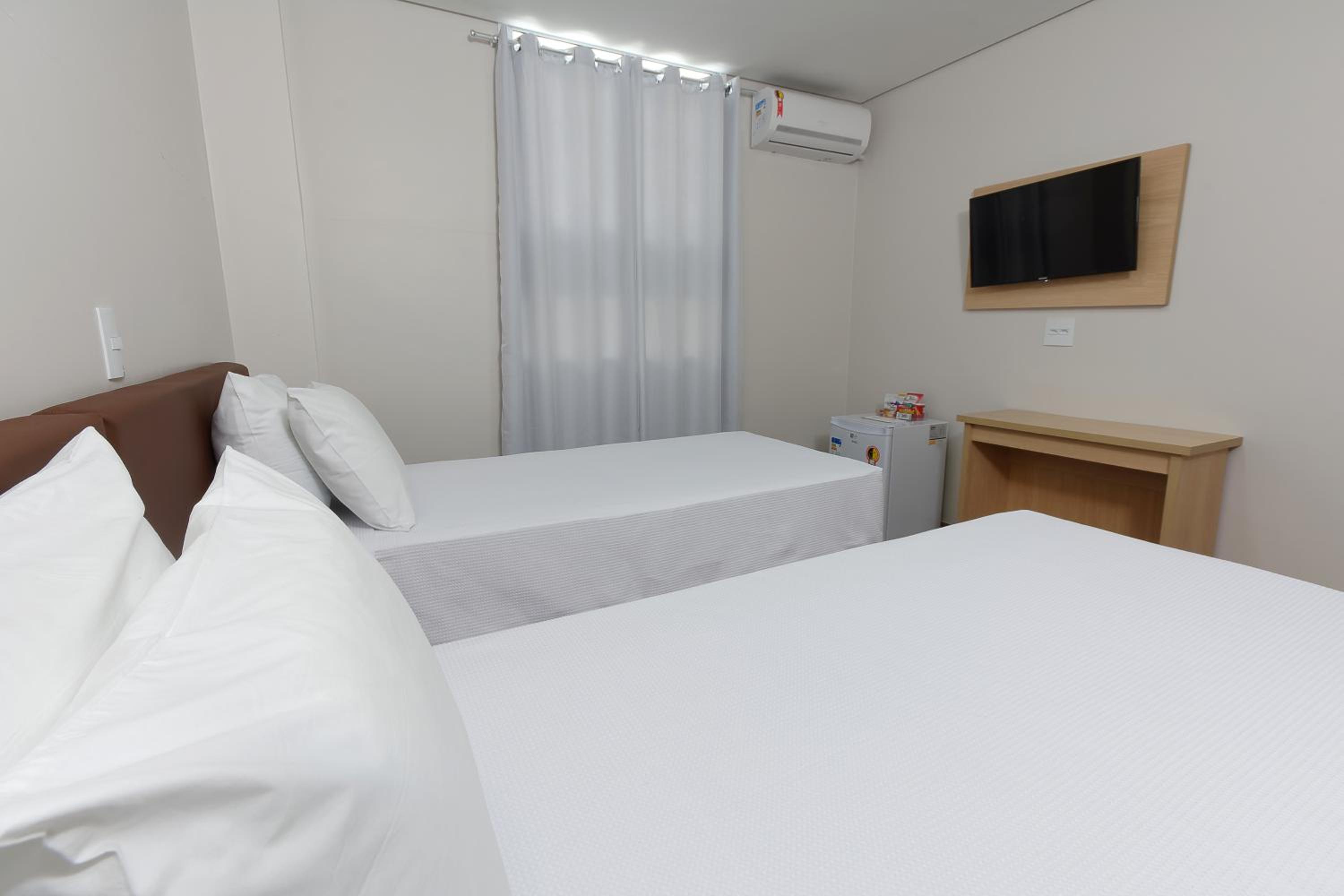 Large Twin Room photo 1