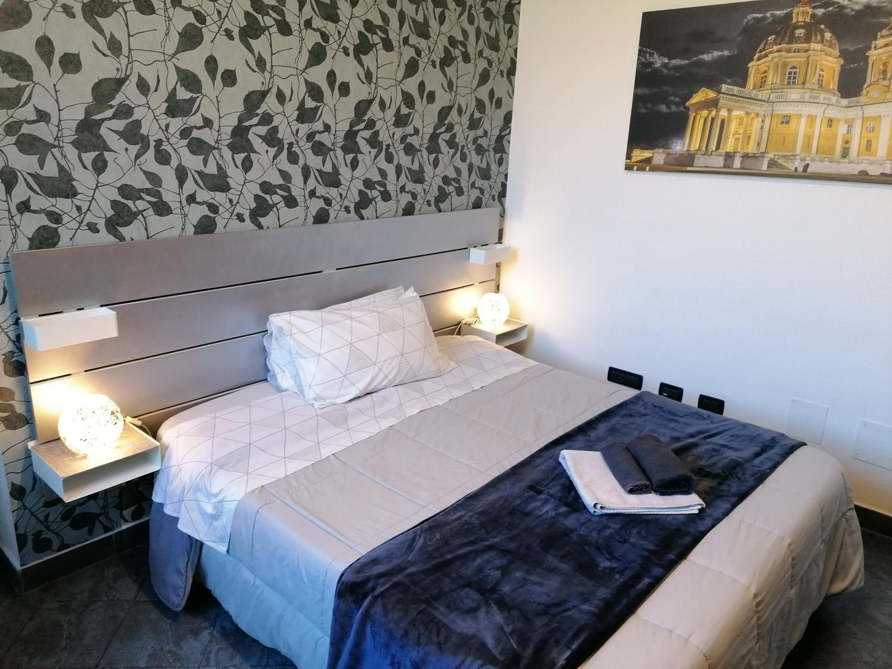 Double or Twin Room with Private Bathroom photo 2