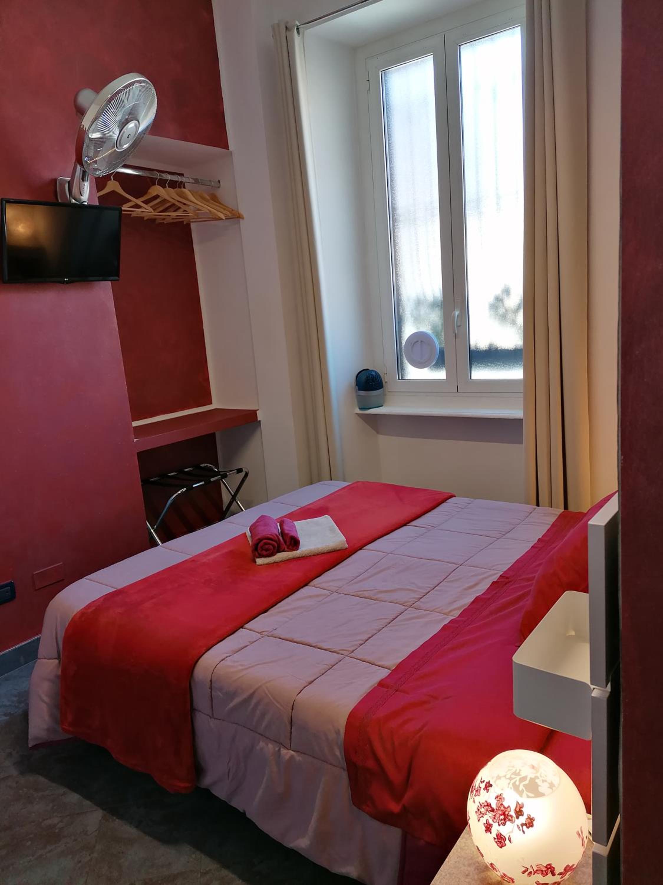 Double or Twin Room with Private Bathroom photo 2