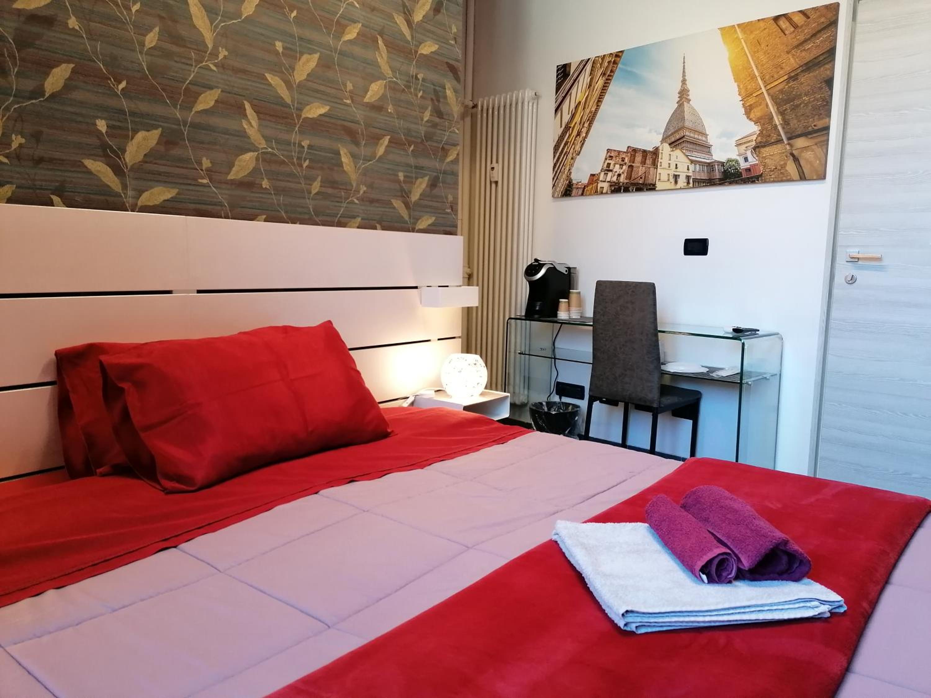 Double or Twin Room with Private Bathroom photo 3