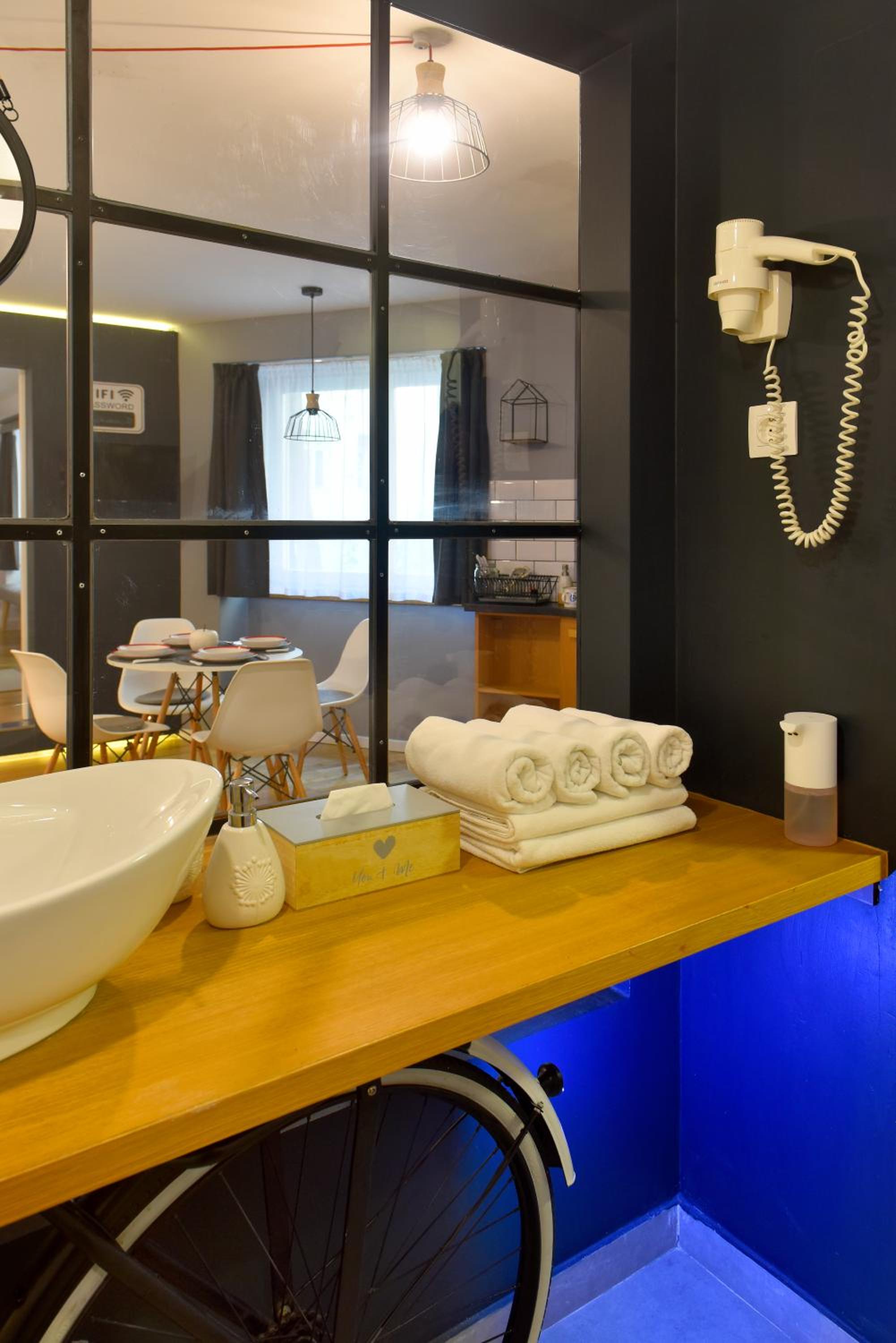 Family Suite - Photo 11