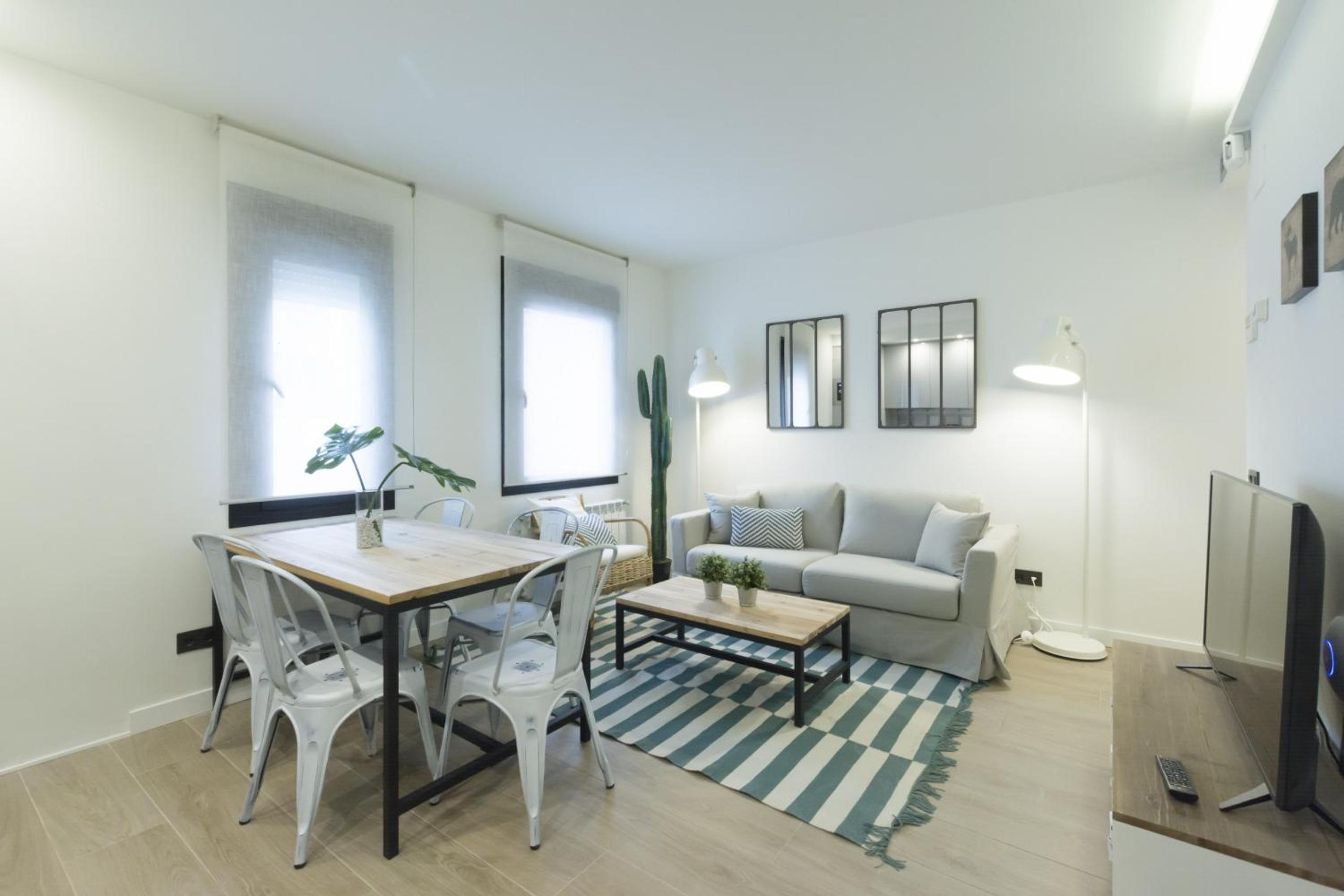 One-Bedroom Apartment VII photo 2