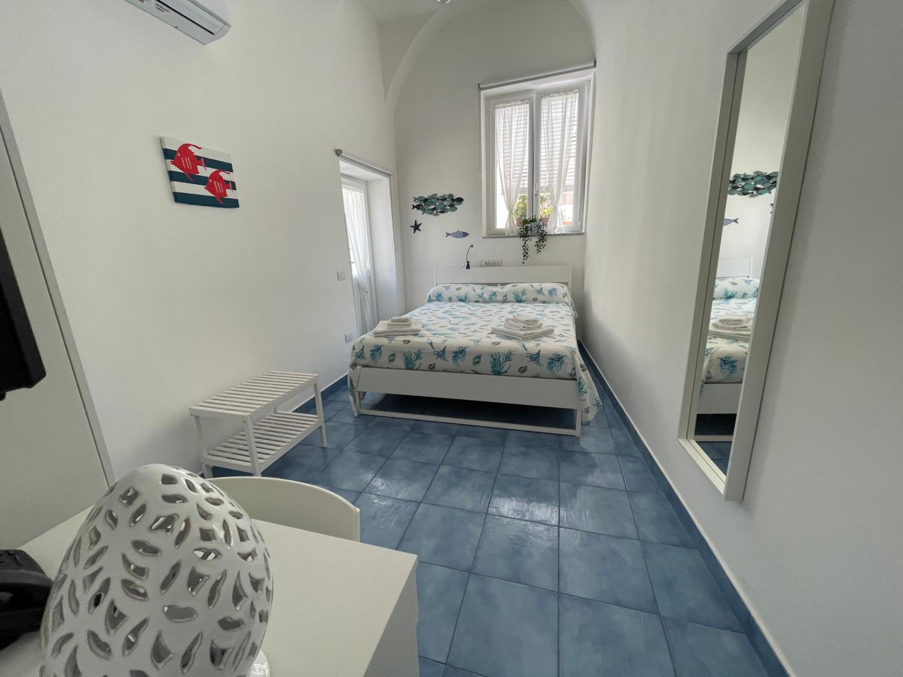 One-Bedroom Apartment with Patio (4 Adults) photo 1