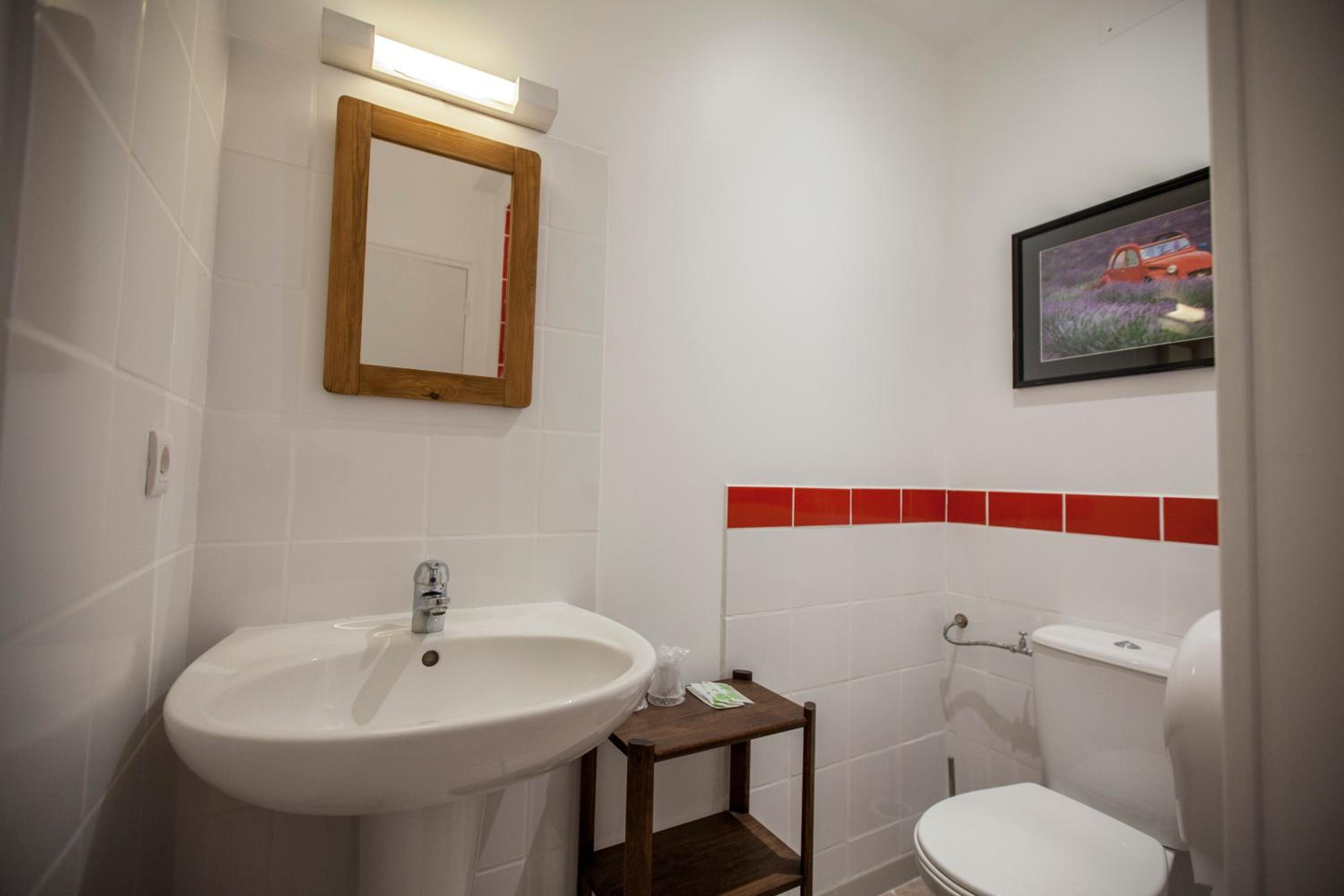Family Room with Private Bathroom - Photo 6