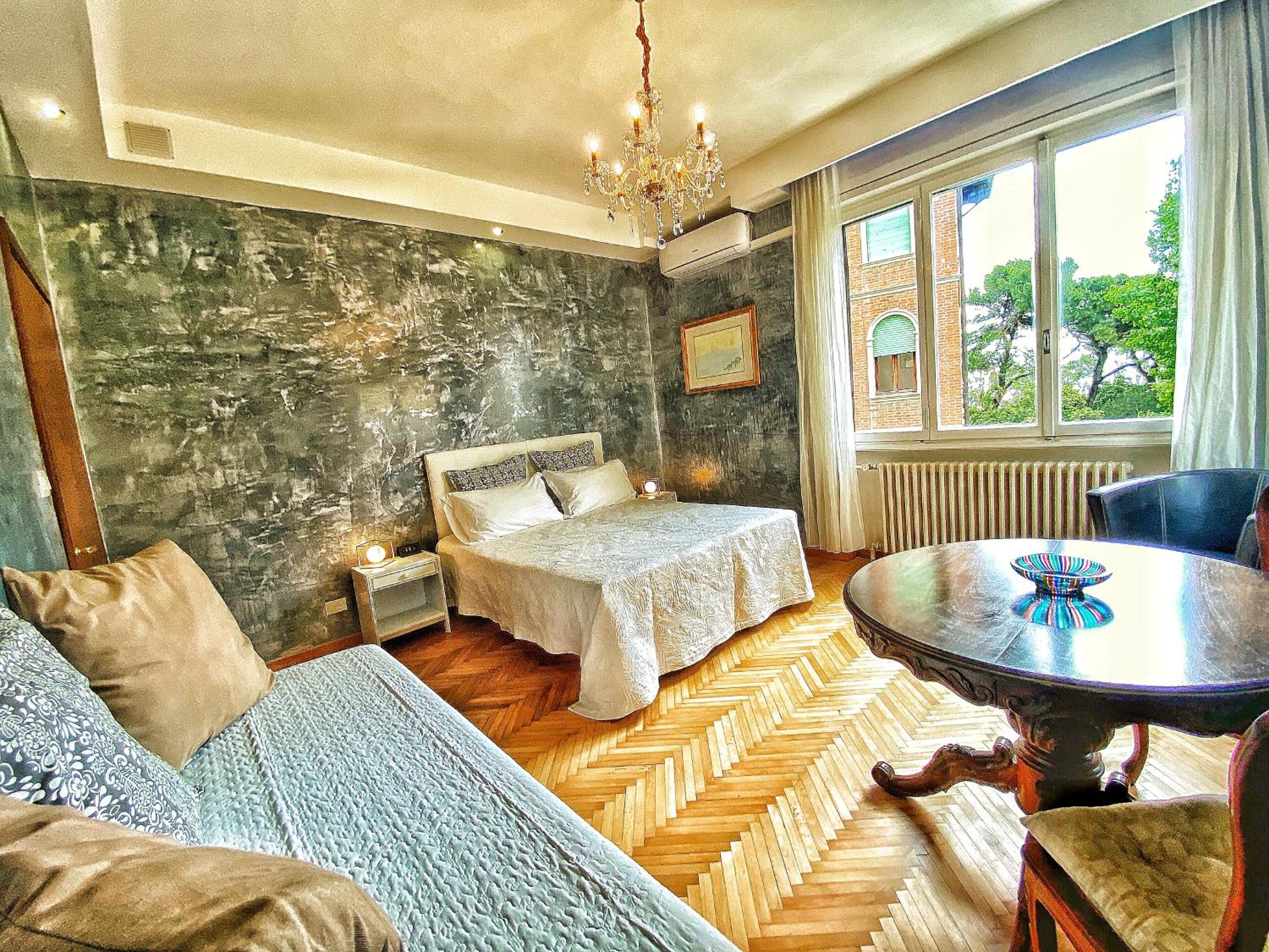Large Double Room photo 1