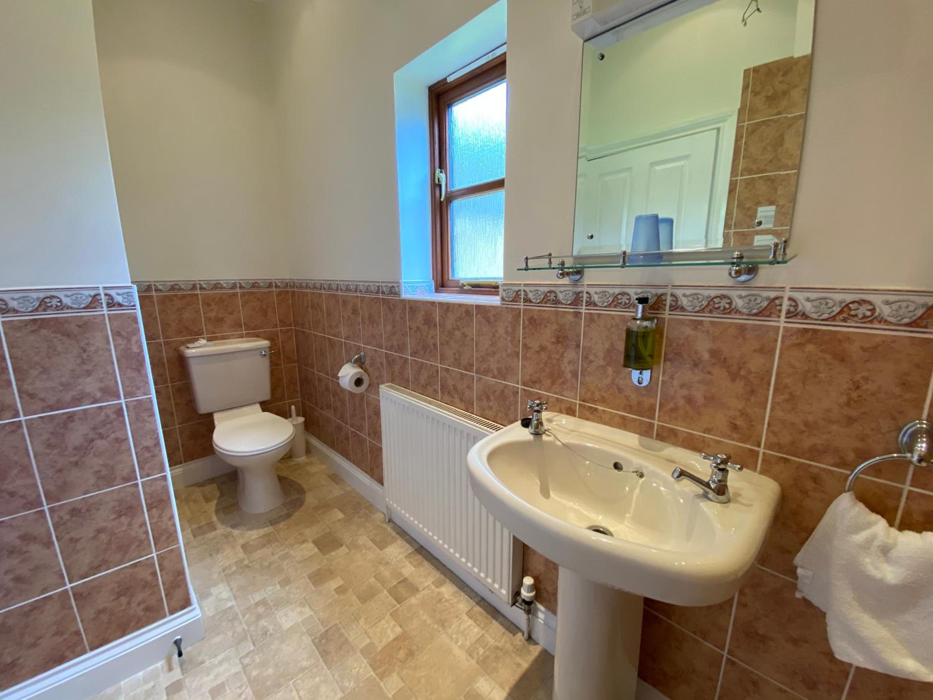 Double Room - Disability Access - Photo 9
