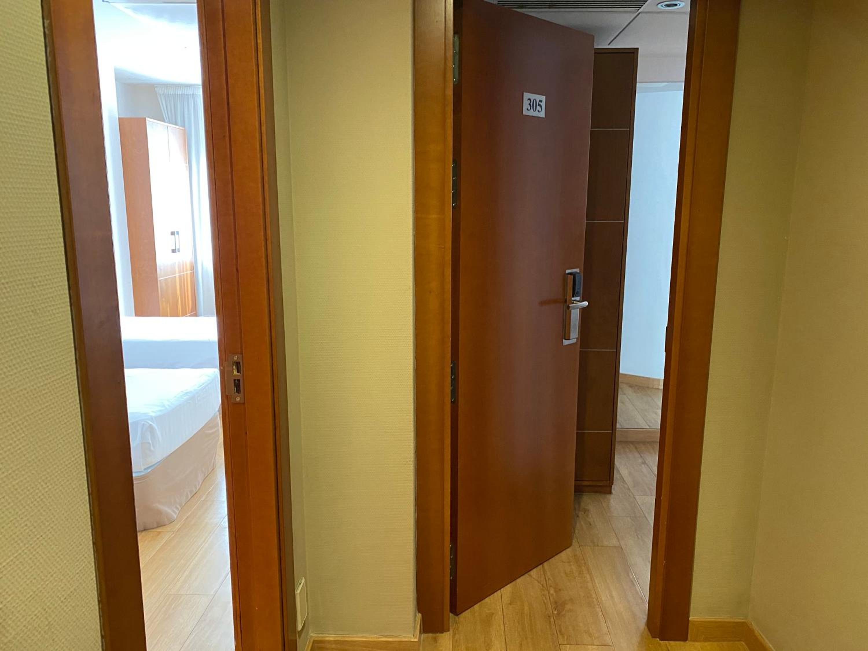 Family Room (4 Adults) - Photo 1