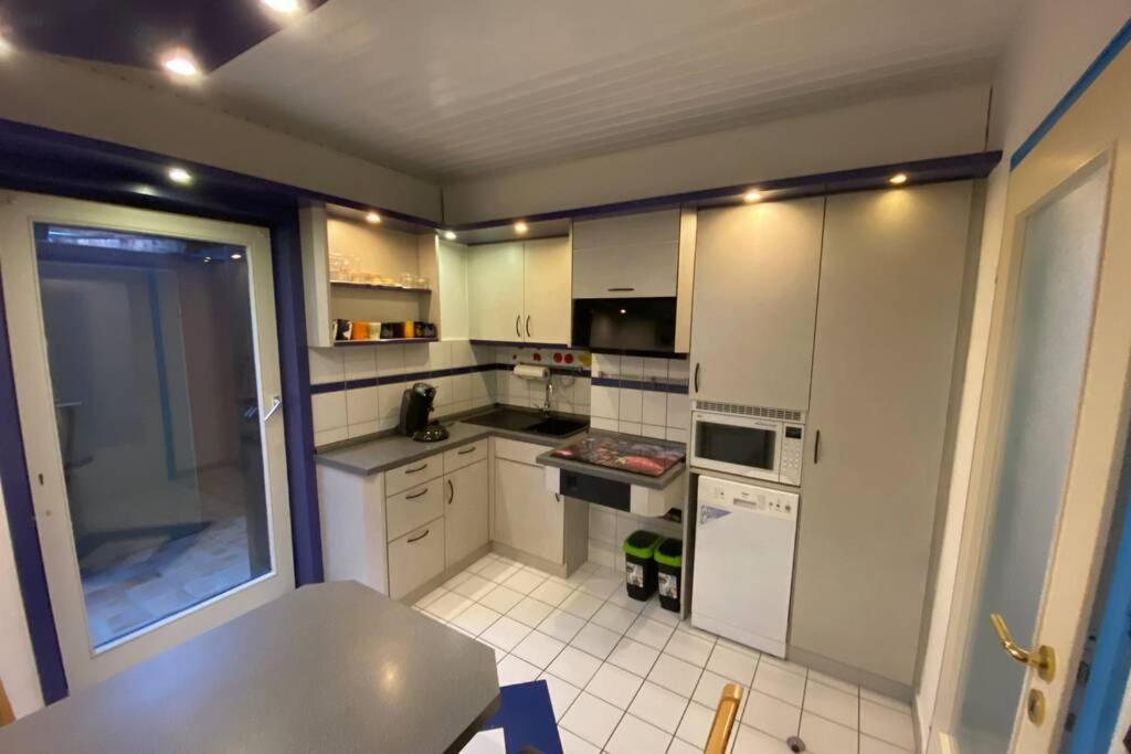 Three-Bedroom Apartment photo 2