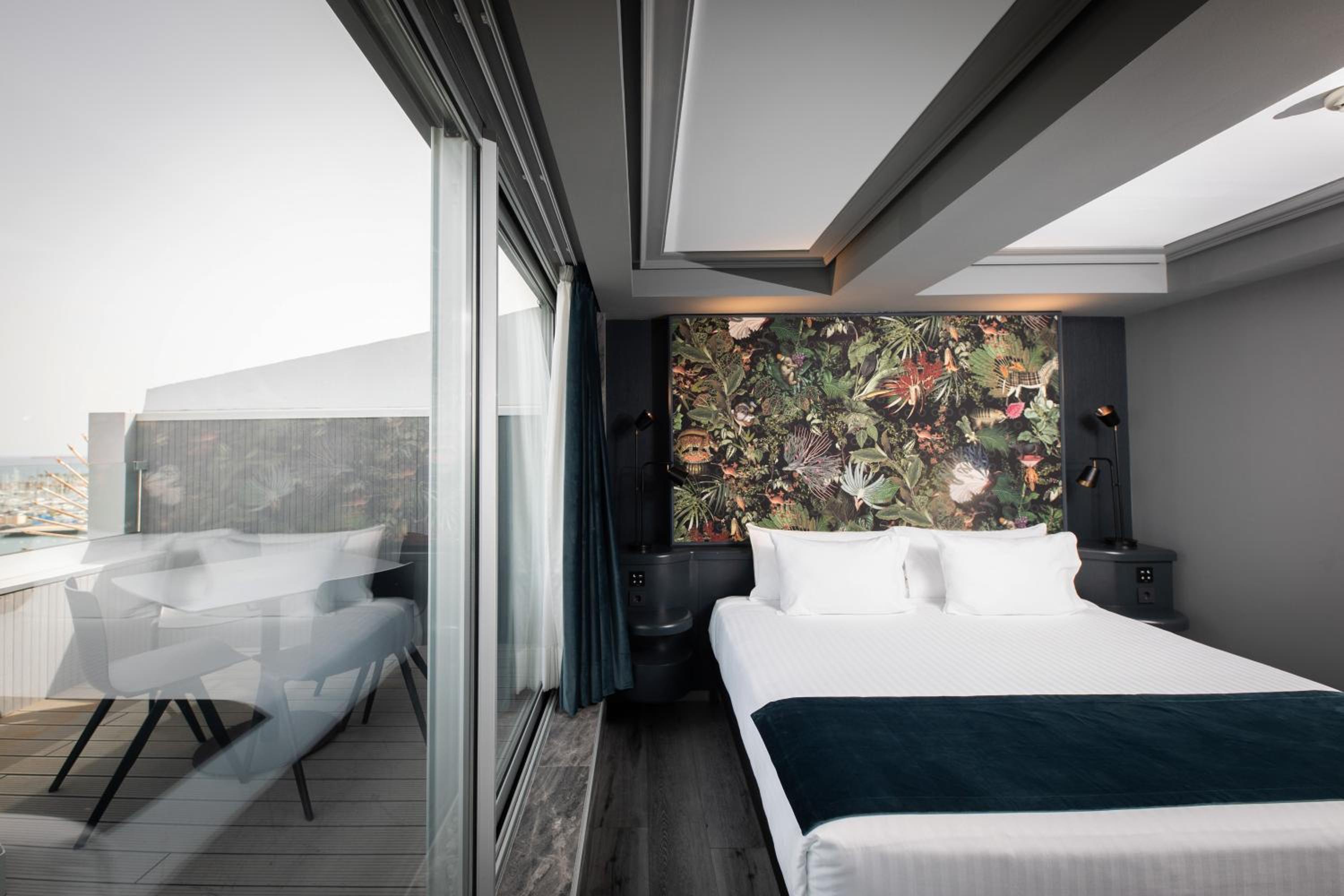 Deluxe Double or Twin Room with Sea View and Terrace