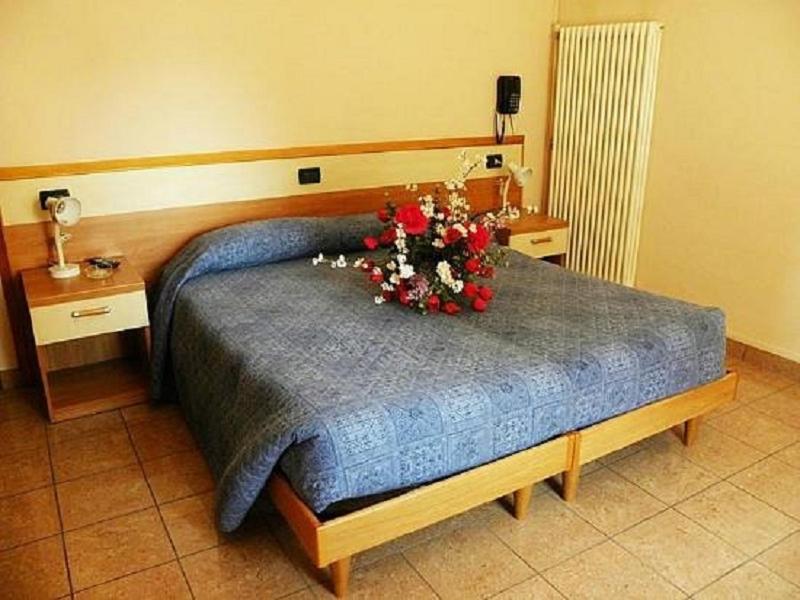 Double or Twin Room - Photo 2