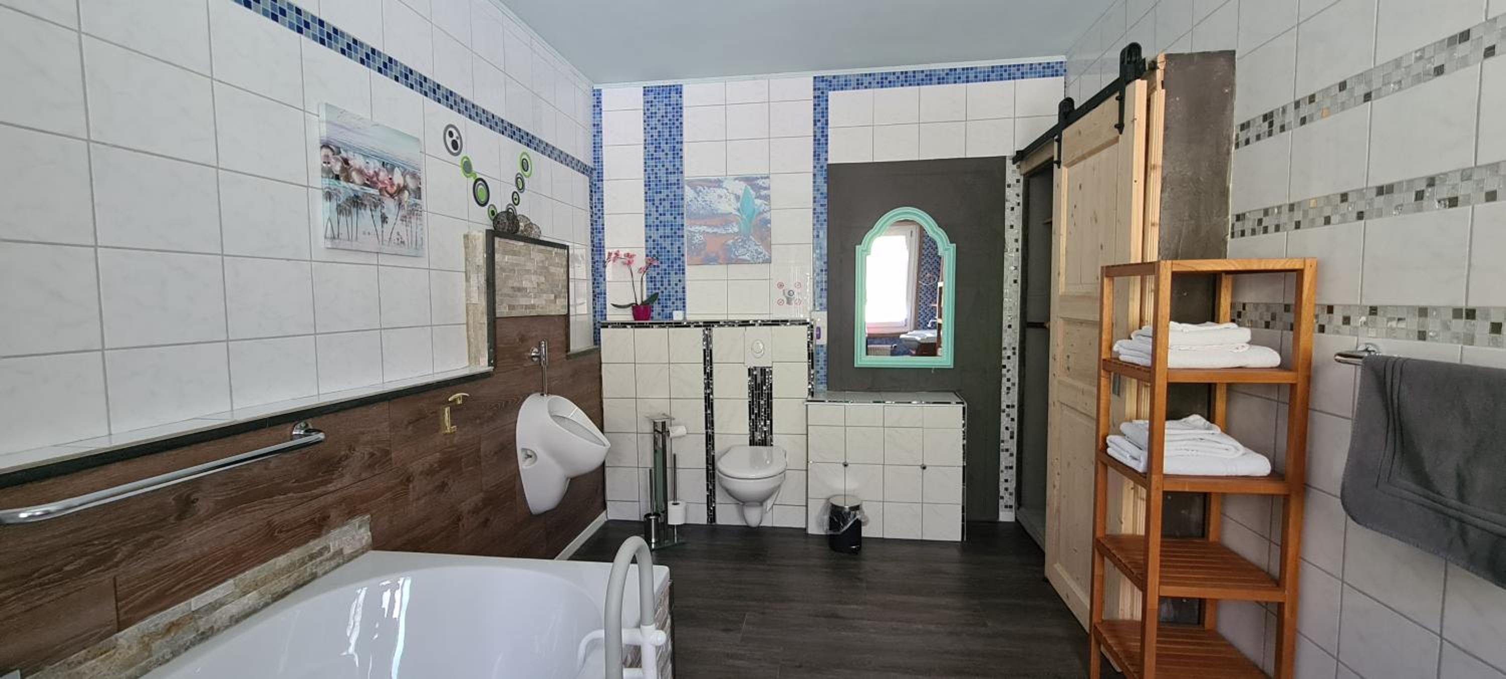 Deluxe Double Room with Bath photo 2