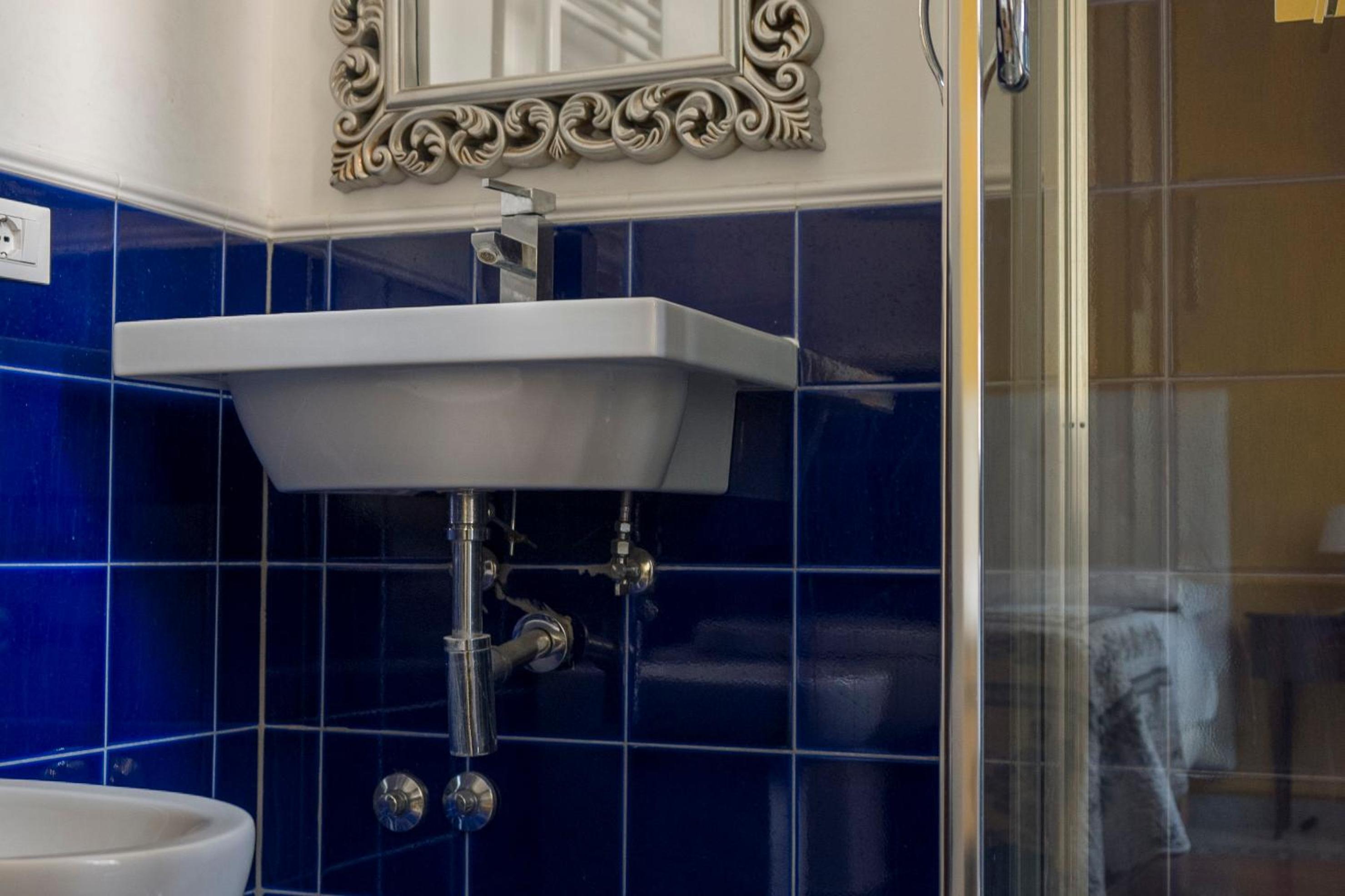 Double Room with Private Bathroom photo 2