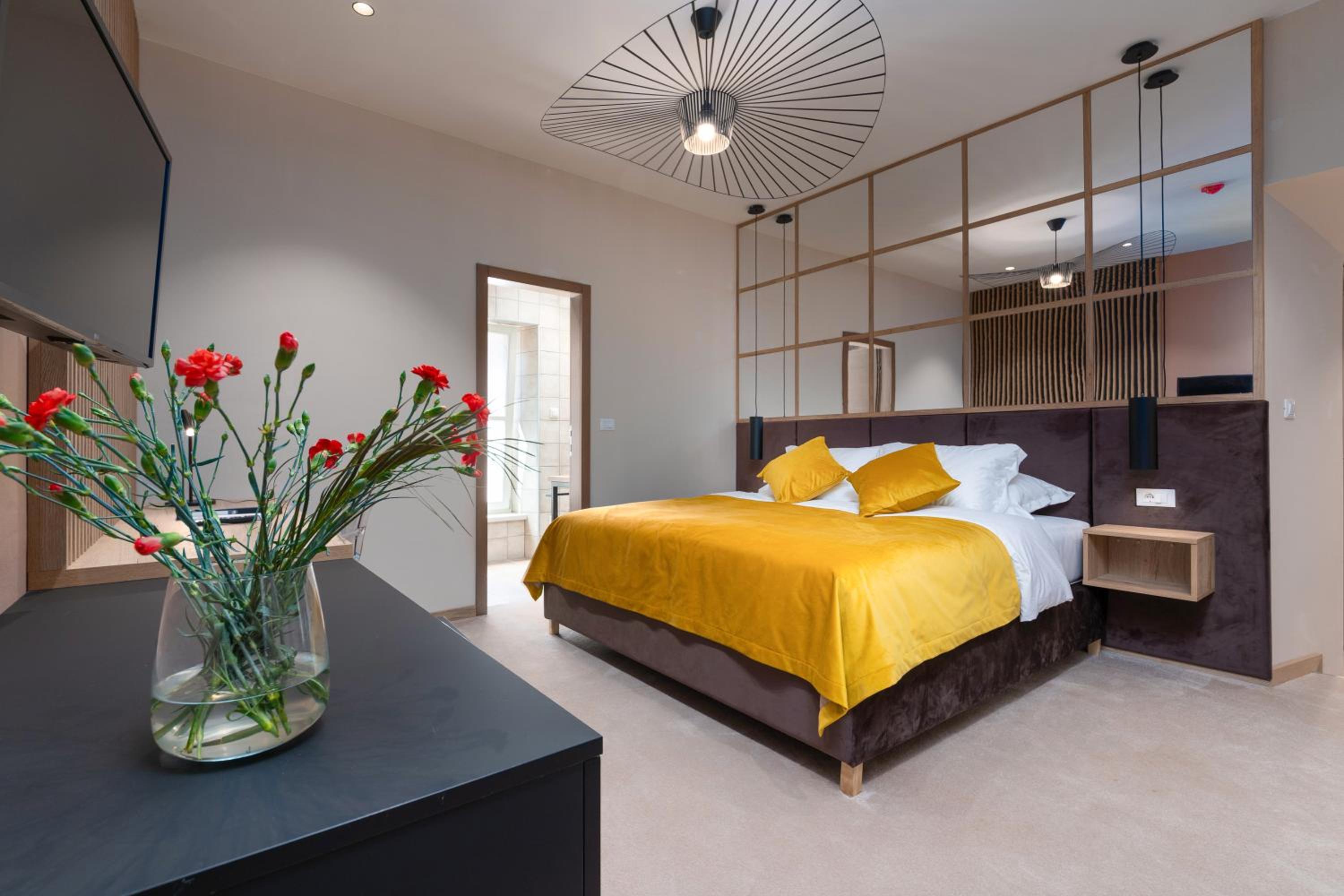 Deluxe Suite with Sea View