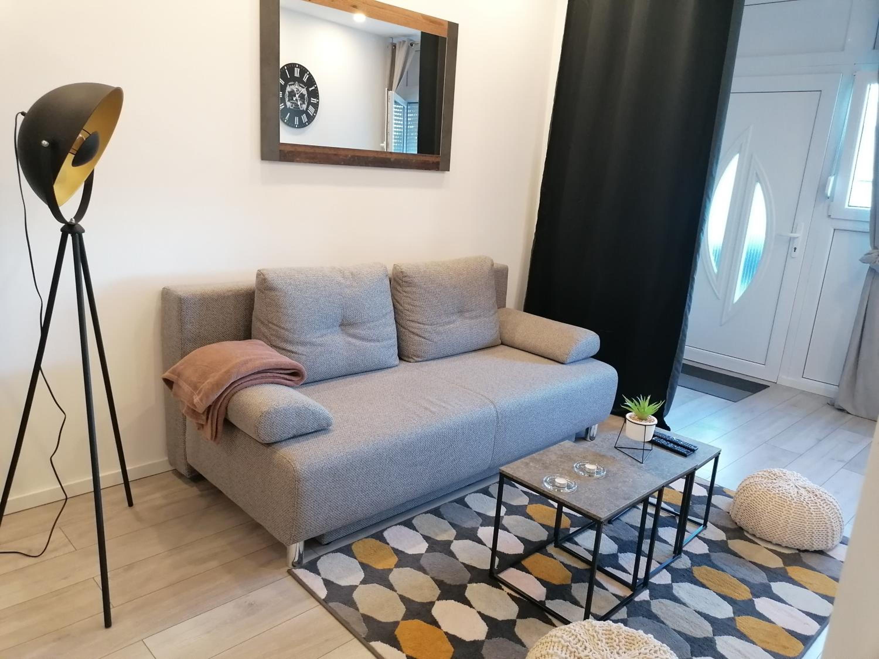 One-Bedroom Apartment - Photo 4