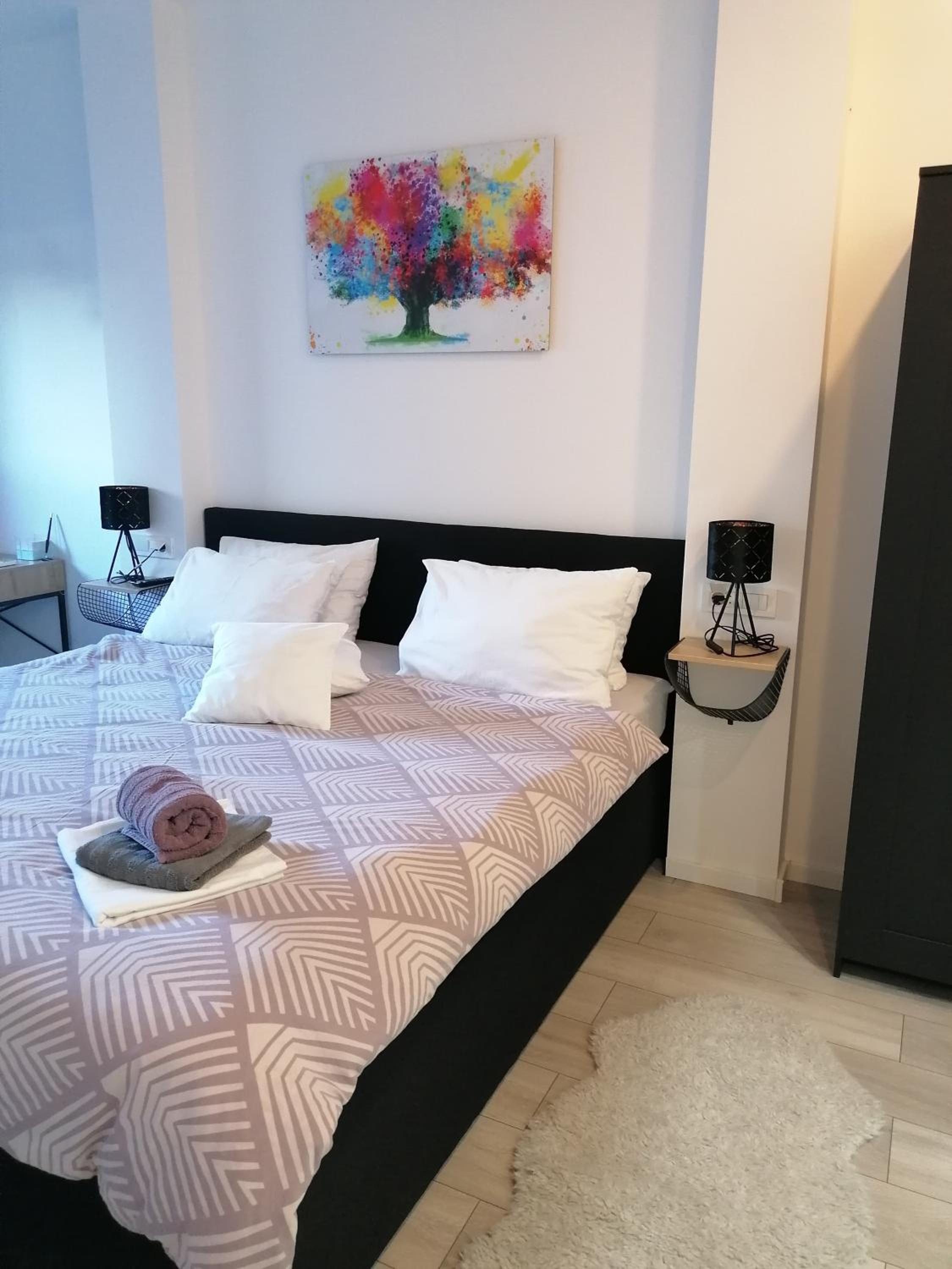 One-Bedroom Apartment - Photo 3