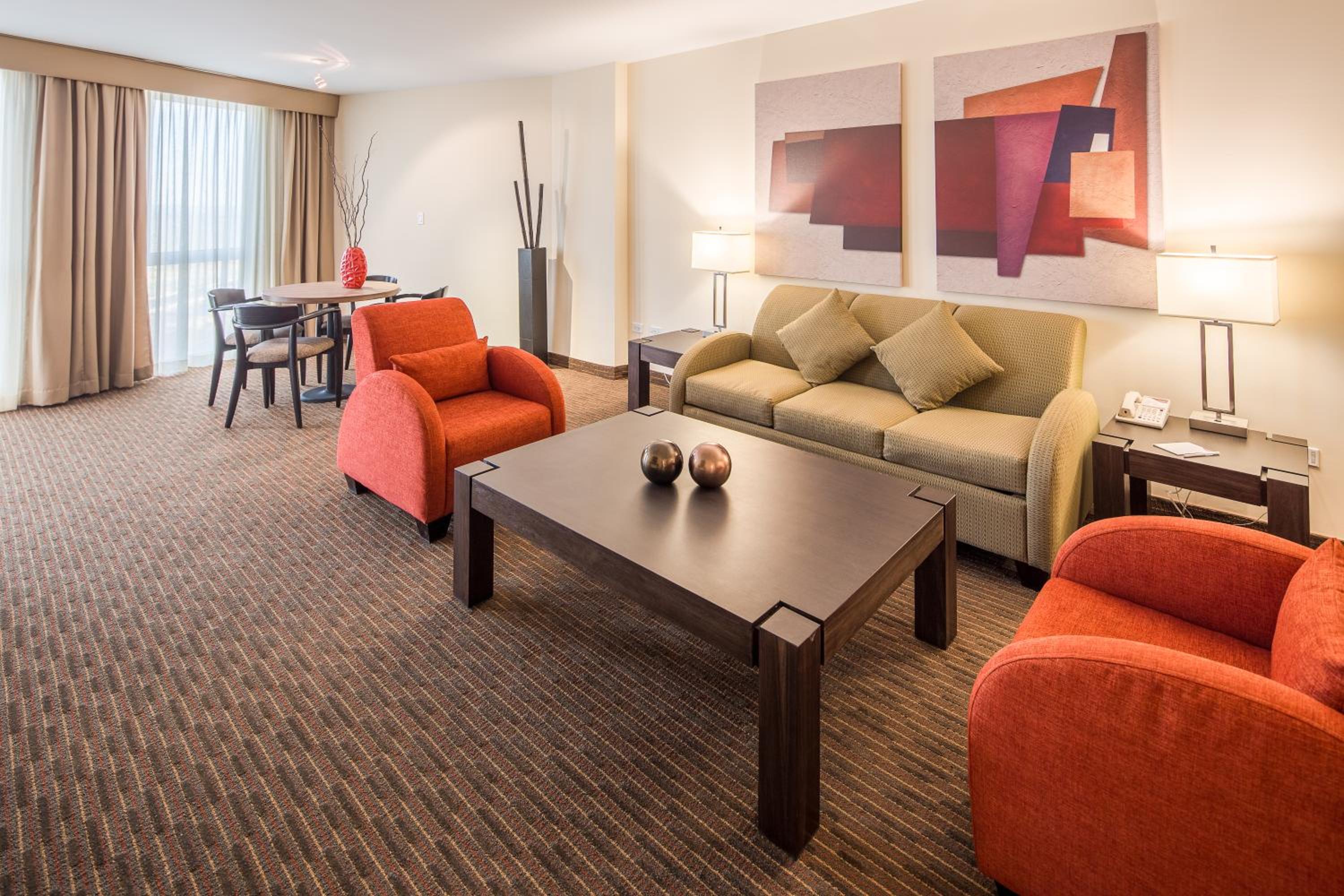 Junior King Suite