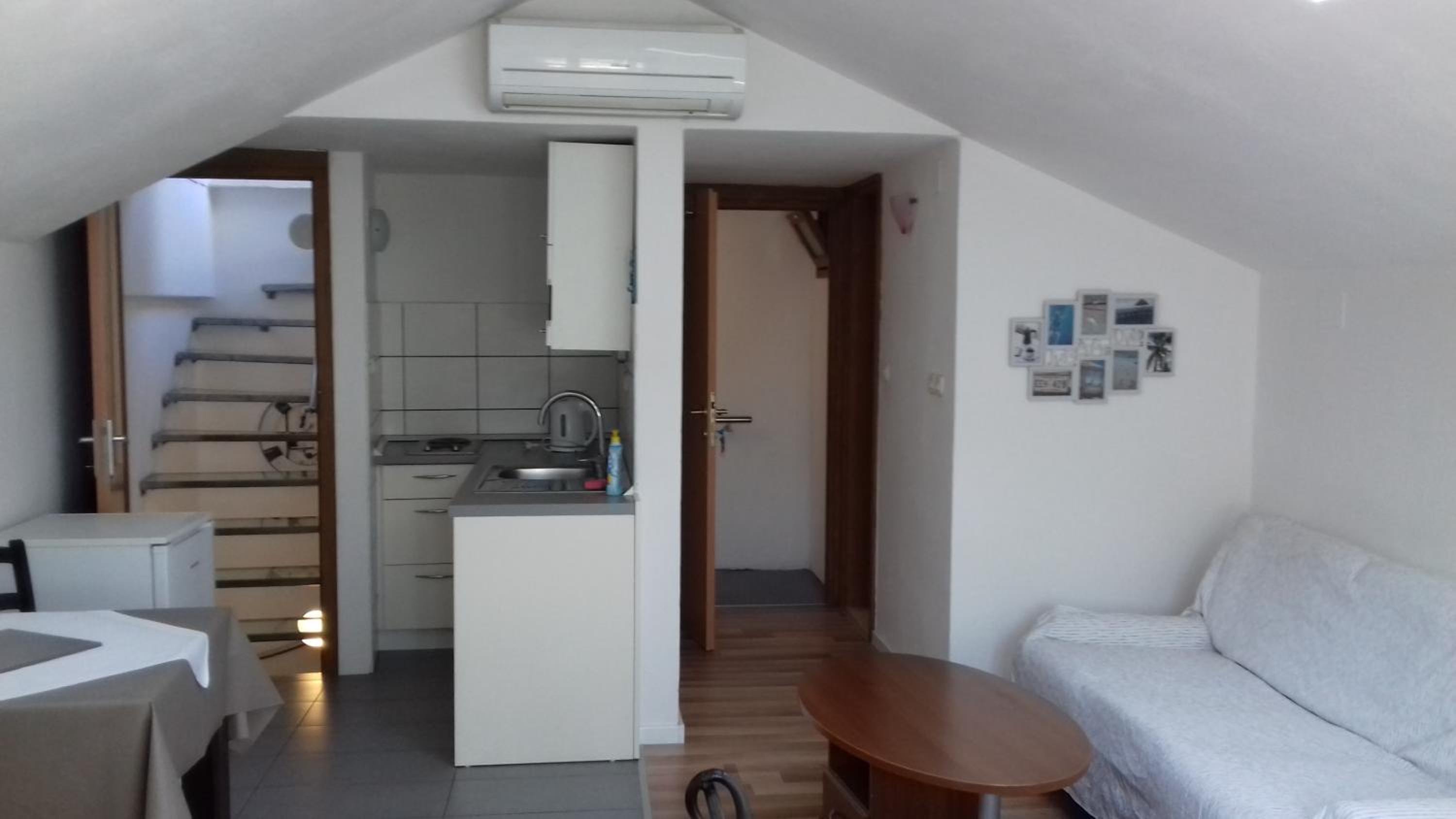 Studio with Balcony - Photo 30